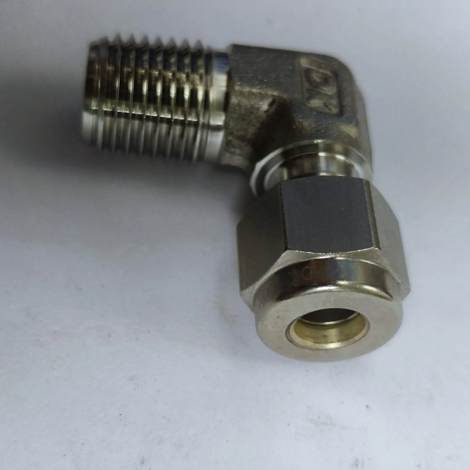 DK-LOK Compression Tube 90° Elbow Fitting, 1/4" Tube OD x 1/4" Male NPT, SS316, DLM-4-4N-S - image 3