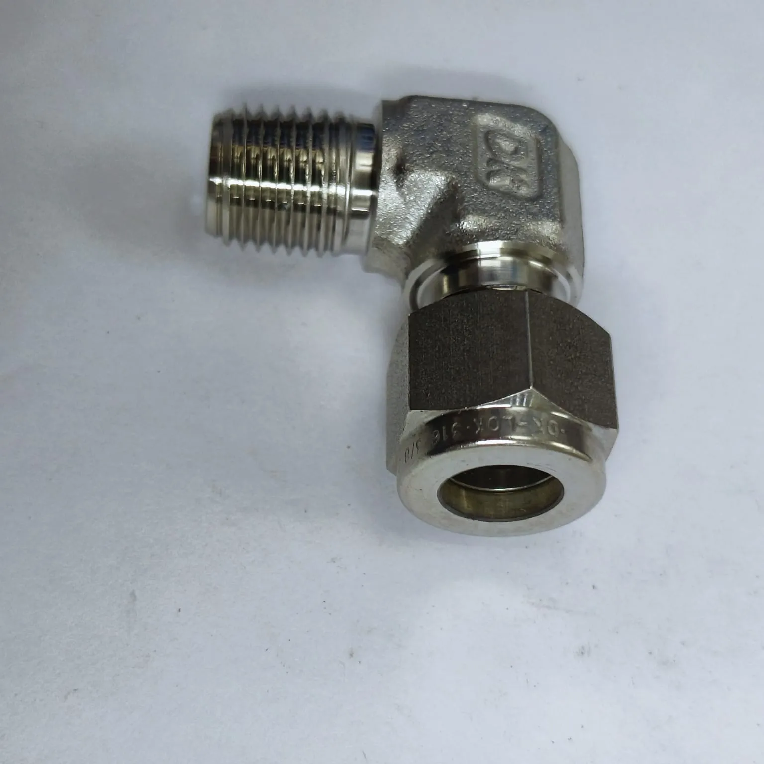 DK-LOK Compression Tube 90° Elbow Fitting, 3/8" Tube OD x 1/4" Male NPT, SS316, DLM-6-4N-S - image 3