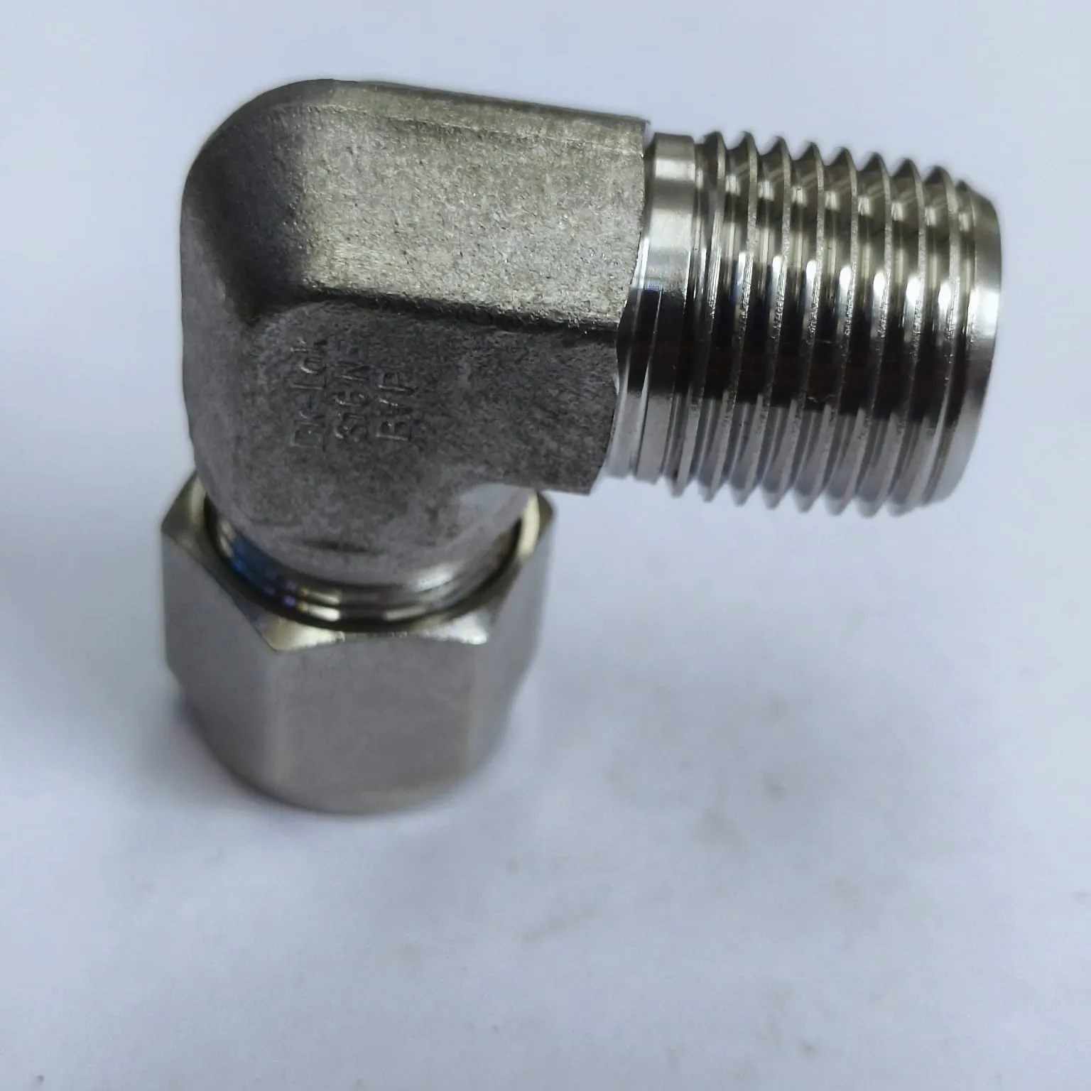 DK-LOK Compression Tube 90° Elbow Fitting, 1/2" Tube OD x 1/2" Male NPT, SS316, DLM-8-8N-S - image 3