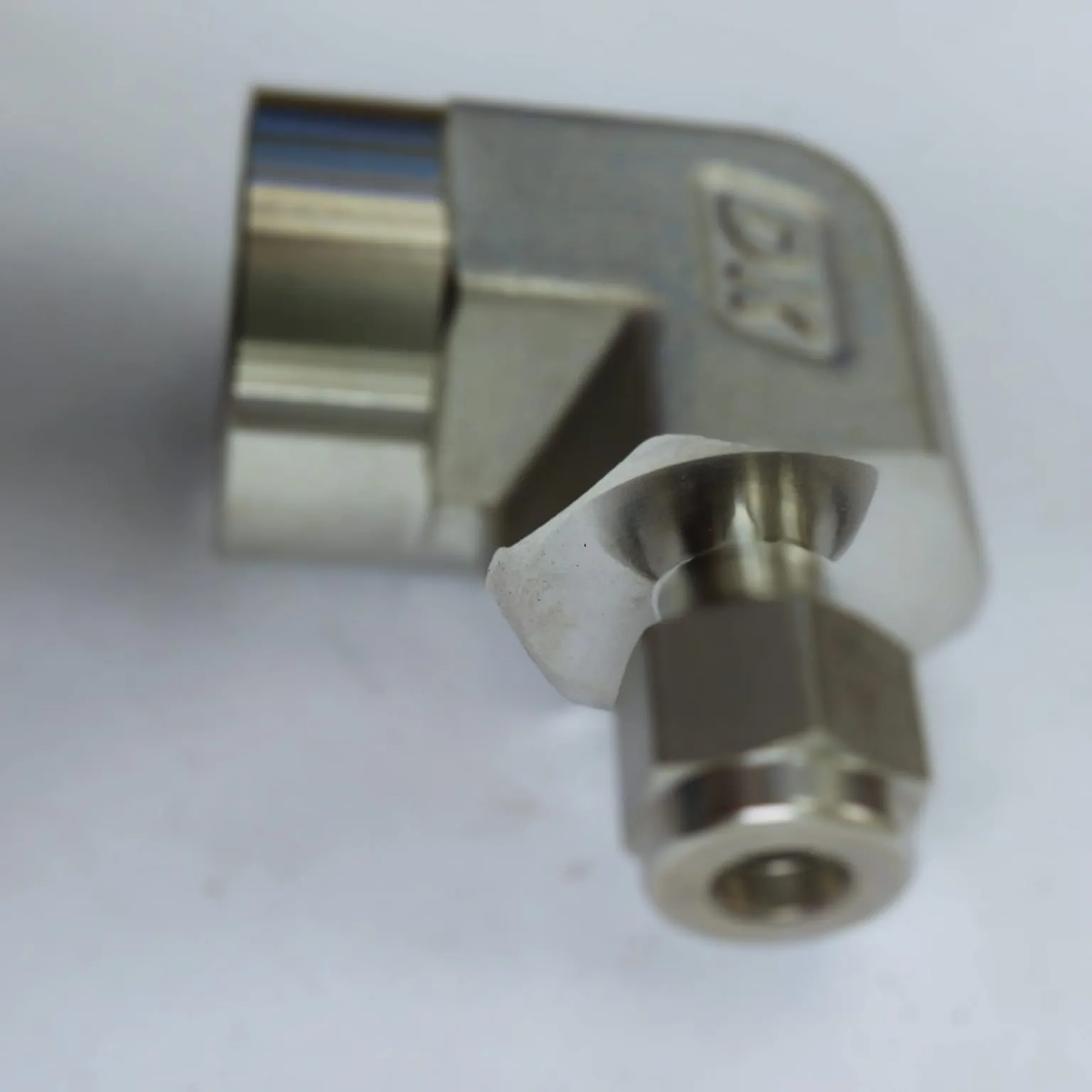 DK-LOK Compression Tube 90° Elbow Fitting, 1/4" Tube OD x 1/2" Female NPT, SS316, DLF-4-8N-S - image 3