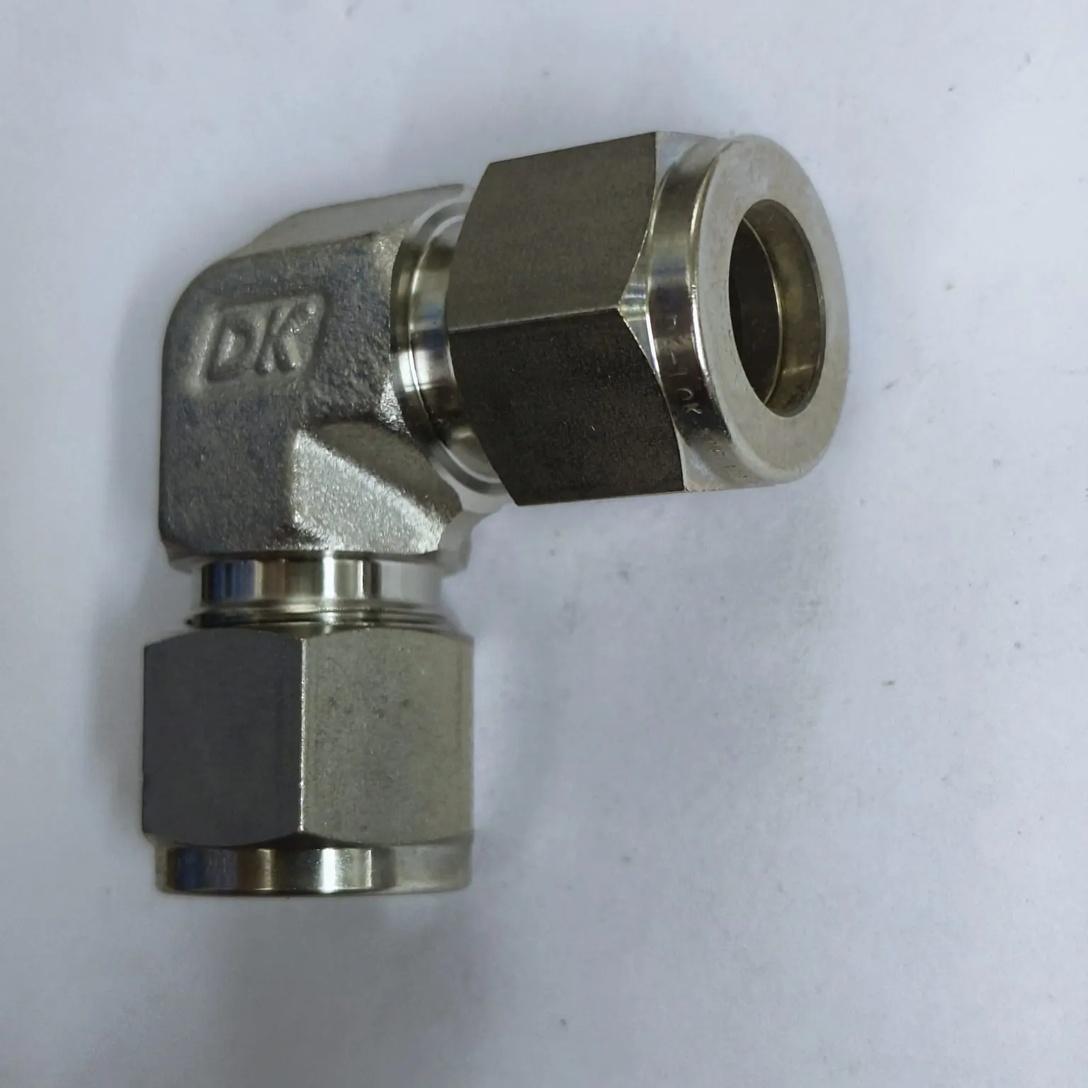 DK-LOK Compression Tube 90° Elbow Fitting, 1/2" Tube OD x 1/2" Tube OD, SS316, DL-8-S - image 3