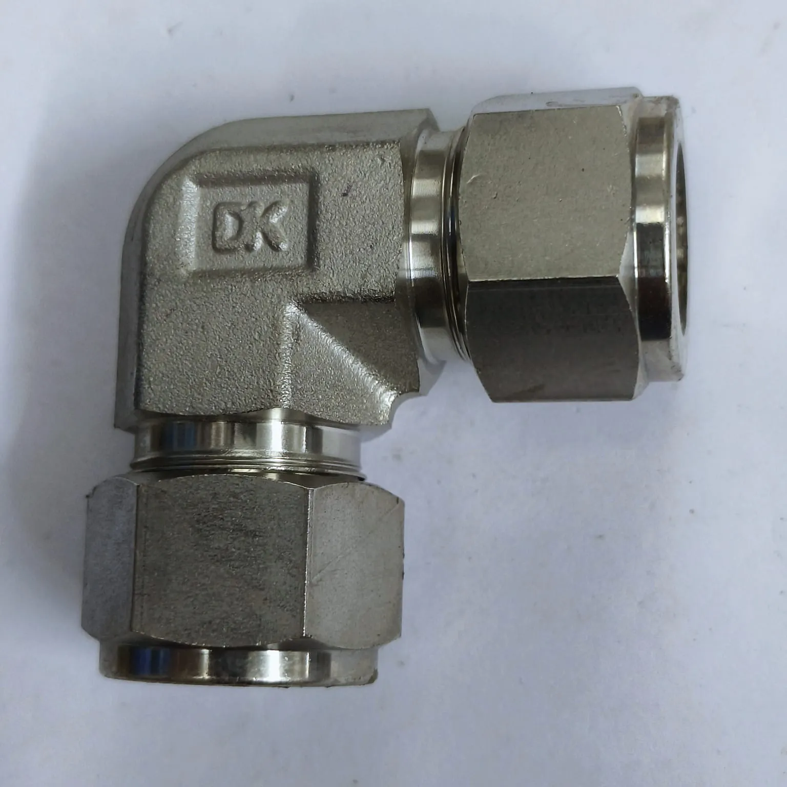 DK-LOK Compression Tube 90° Elbow Fitting, 5/8" Tube OD x 5/8" Tube OD, SS316, DL-10-S - image 2