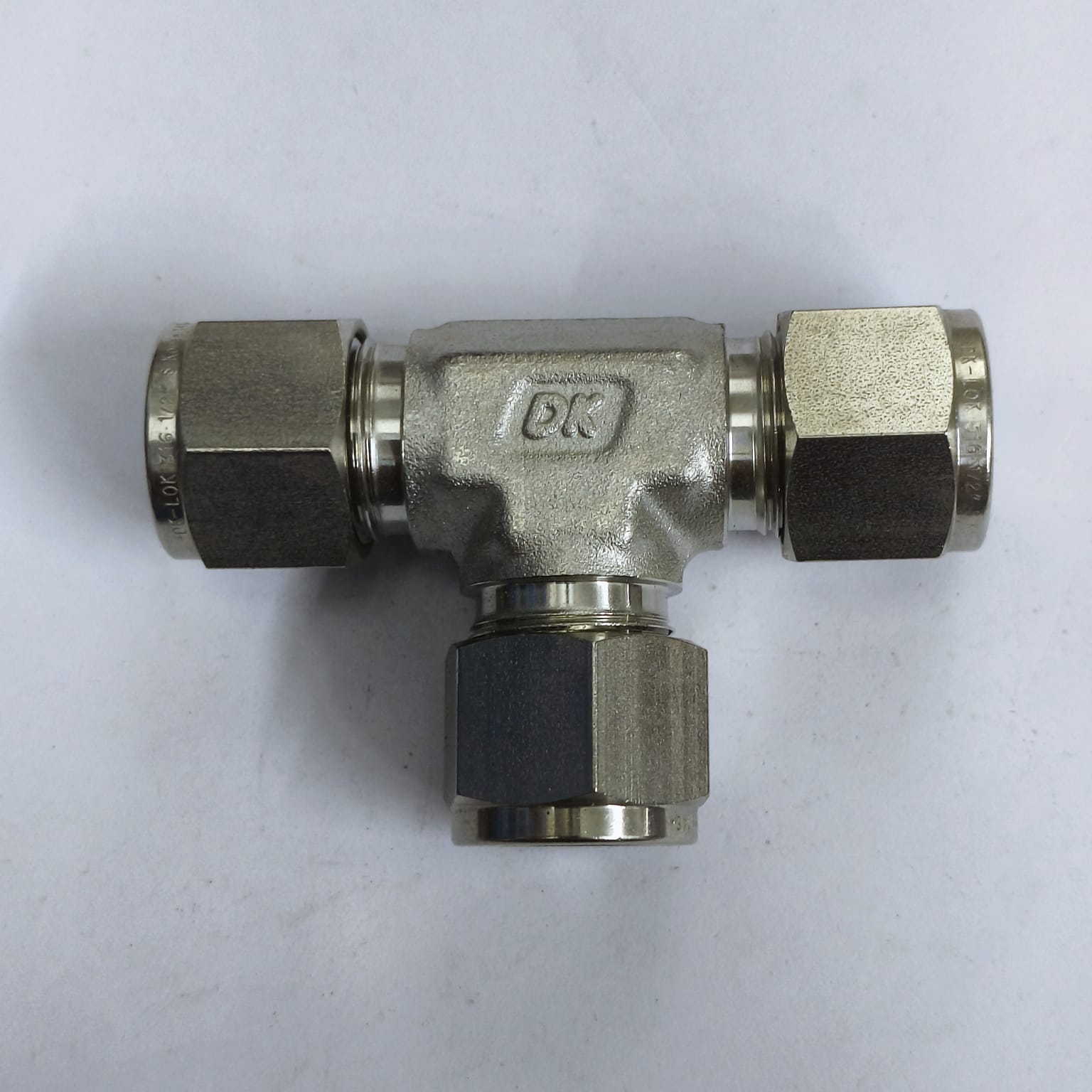 DK-LOK Compression Tube Tee Fitting, 3/4" Tube OD x 3/4" Tube OD x 3/4" Tube OD, SS316, DT-12-S - image 2