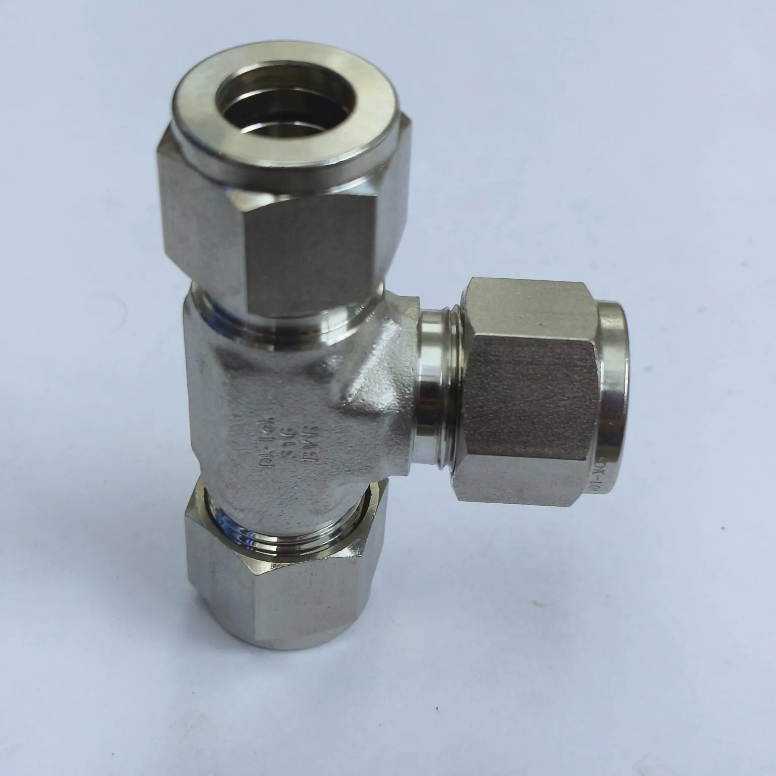 DK-LOK Compression Tube Tee Fitting, 3/4" Tube OD x 3/4" Tube OD x 3/4" Tube OD, SS316, DT-12-S - image 3