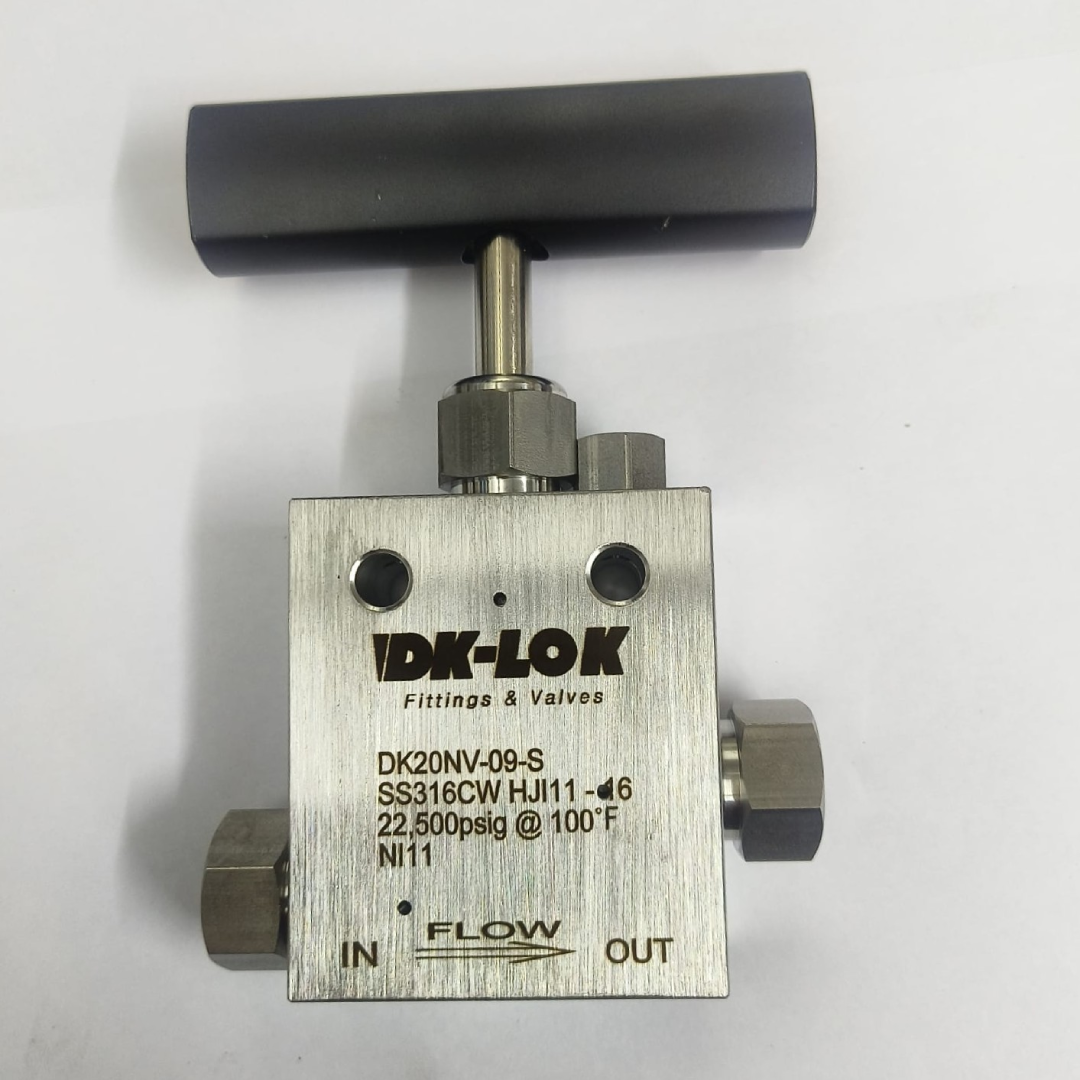 DK-LOK Straight High Pressure Needle Valve, 22500 psi, 9/16" Tube OD Connections, SS316, DK20NV-09-S - image 2