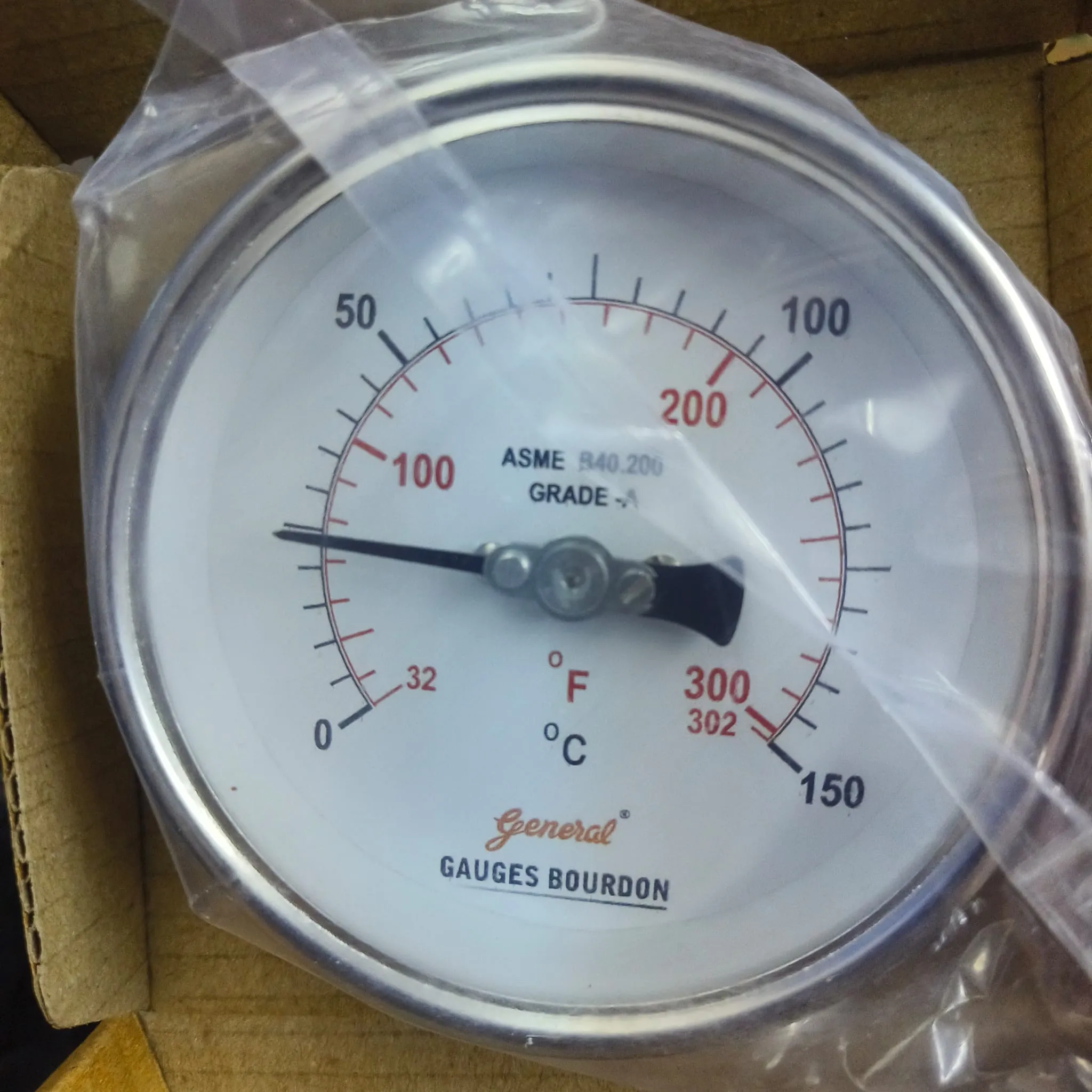 General Instruments BDT-E Bimetal Dial Thermometer, 0...150 °C, 4" Dial, 1/2" Male NPT, 360° Adjustable Dial Back Mount, 350 mm Stem, BDT-E-100-S4S-S06-350-S6S-T15NTM-(0-150)-DGC-DUS - image 3