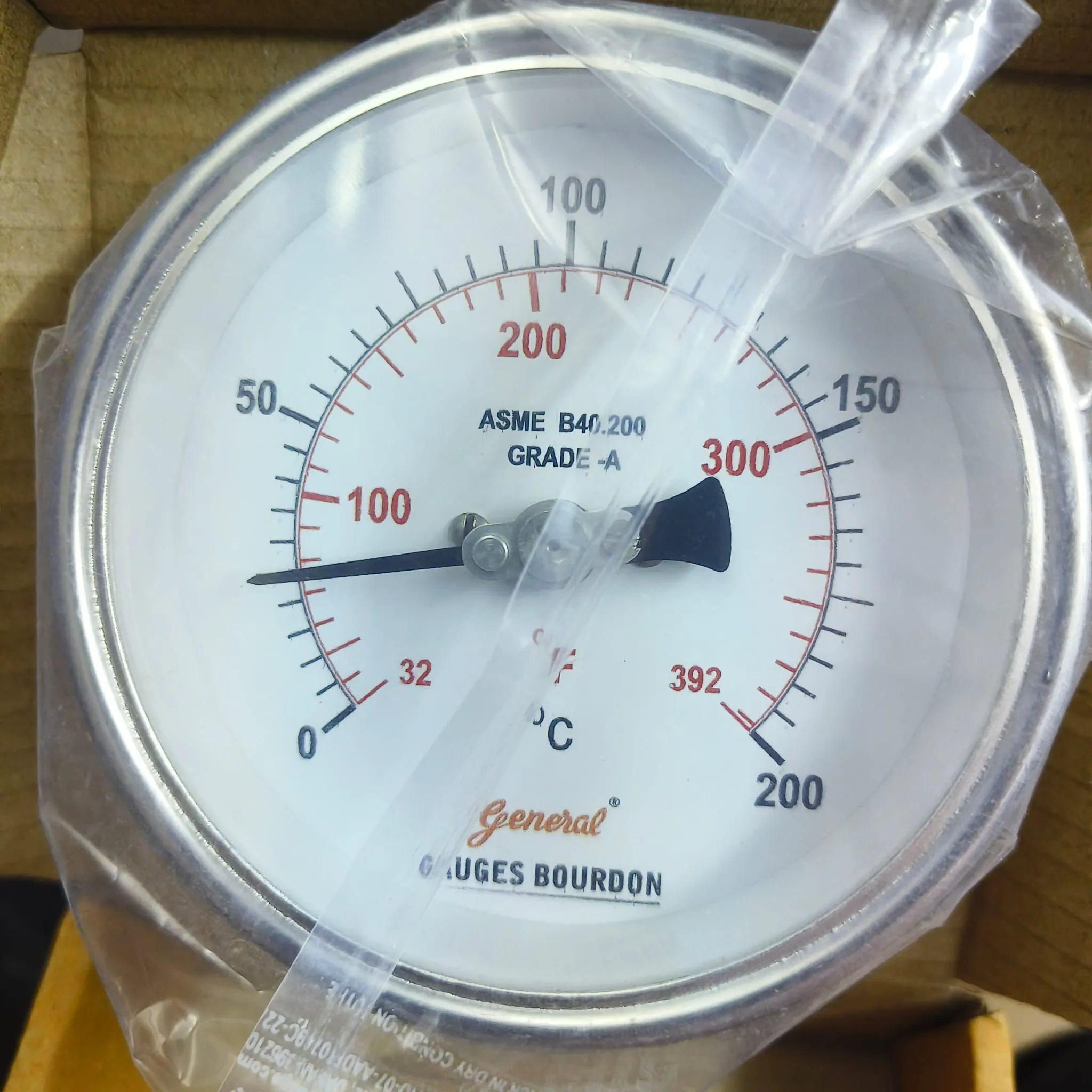 General Instruments BDT-E Bimetal Dial Thermometer, 0...200 °C, 4" Dial, 1/2" Male NPT, 360° Adjustable Dial Back Mount, 350 mm Stem, BDT-E-100-S4S-S06-350-S6S-T15NTM-(0-200)-DGC-DUS - image 3