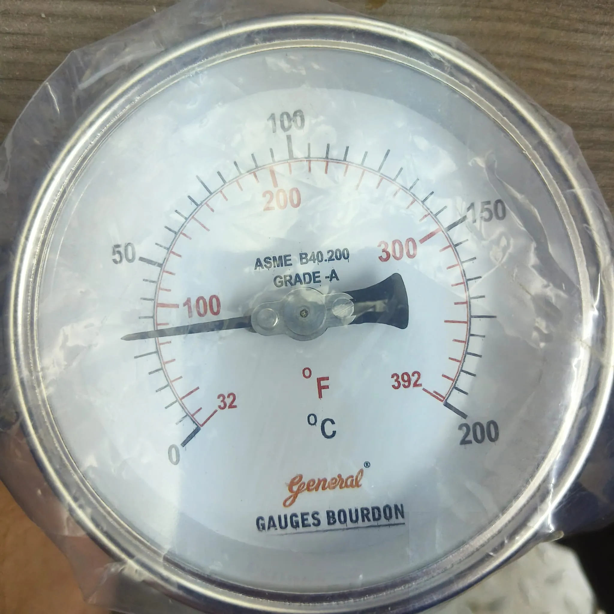 General Instruments BDT-C Bimetal Dial Thermometer, 0...200 °C, 4" Dial, 1/2" Male NPT, Back Mount, 100 mm Stem, BDT-C-100-S4S-S06-150-S6S-T15NTM-(0-200)-DGC-DUS - image 3