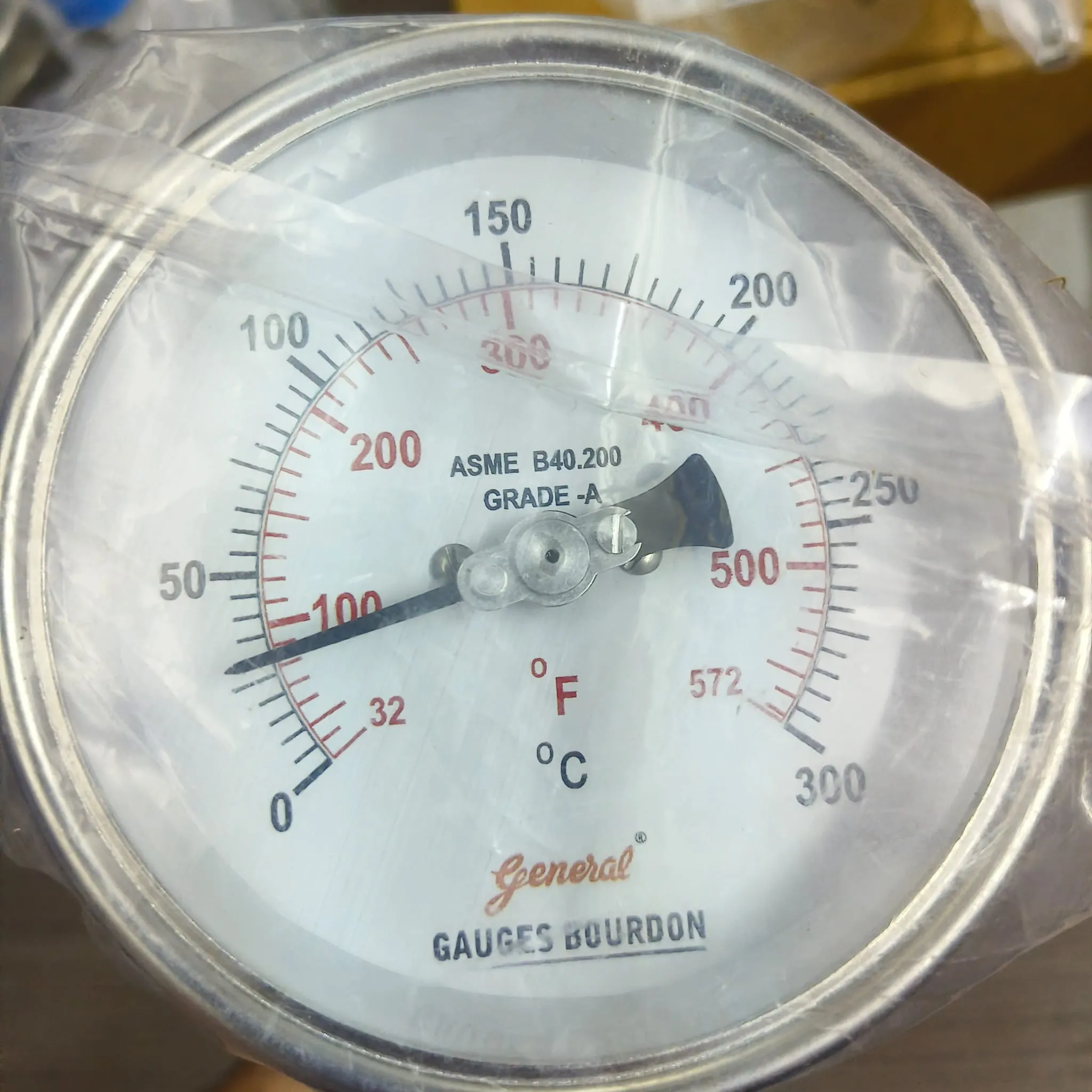 General Instruments BDT-C Bimetal Dial Thermometer, 0...300 °C, 4" Dial, 1/2" Male NPT, Back Mount, 100 mm Stem, BDT-C-100-S4S-S06-150-S6S-T15NTM-(0-300)-DGC-DUS - image 3