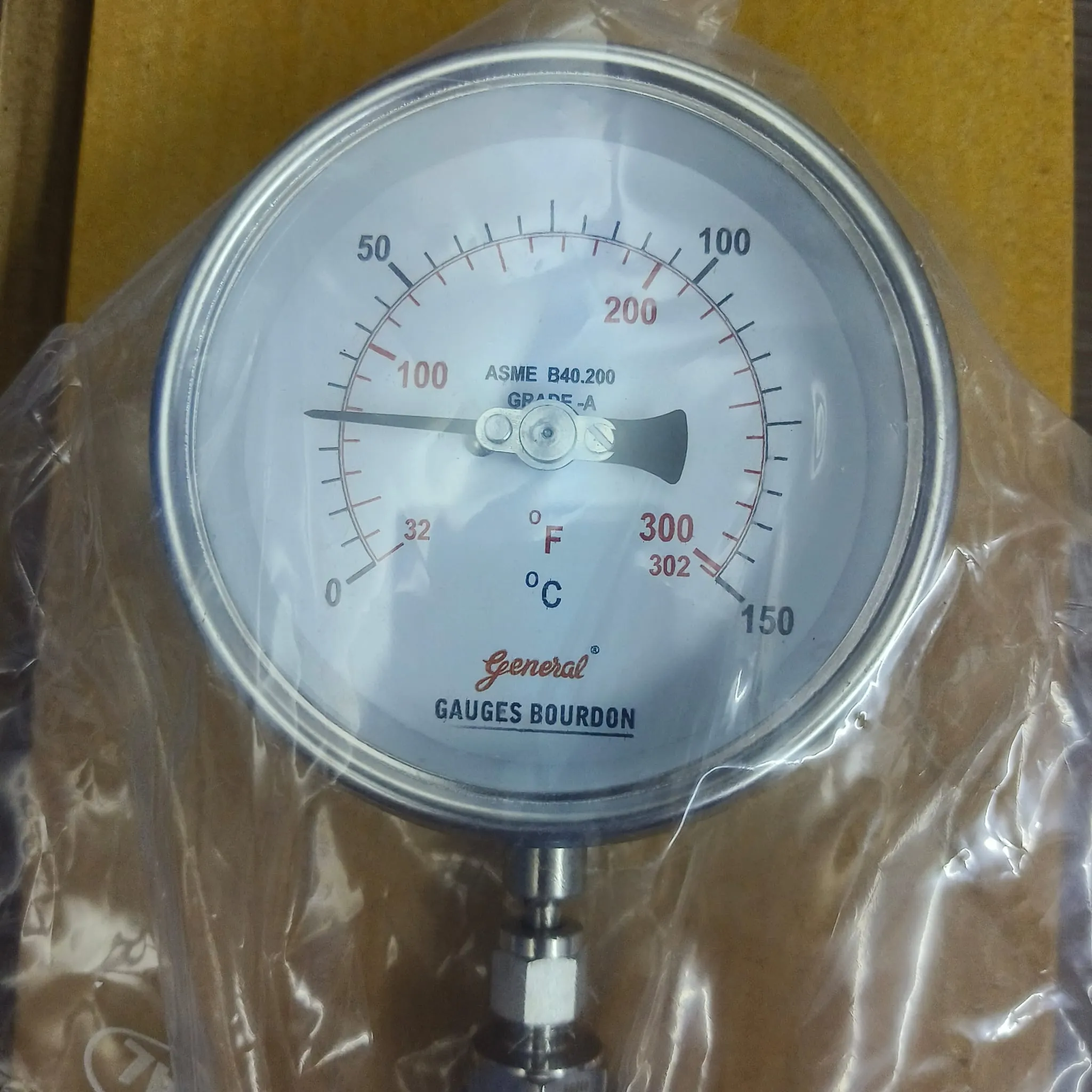 General Instruments BDT-V Bimetal Dial Thermometer, 0...150 °C, 4" Dial, 1/2" Male NPT, Lower Mount, 100 mm Stem, BDT-V-100-S4S-S06-150-S6S-T15NTM-(0-150)-DGC-DUS - image 3