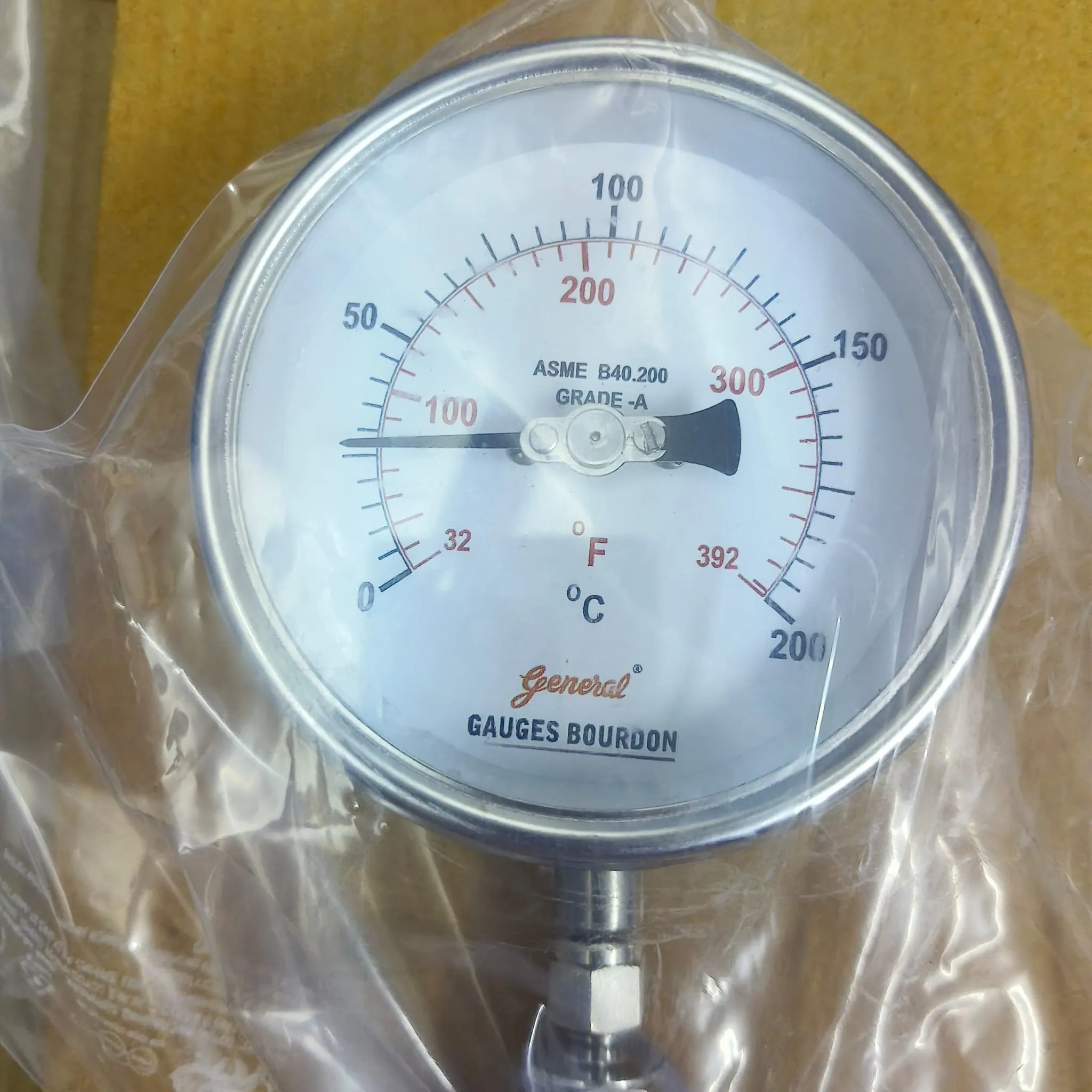 General Instruments BDT-V Bimetal Dial Thermometer, 0...200 °C, 4" Dial, 1/2" Male NPT, Lower Mount, 100 mm Stem, BDT-V-100-S4S-S06-150-S6S-T15NTM-(0-200)-DGC-DUS - image 3