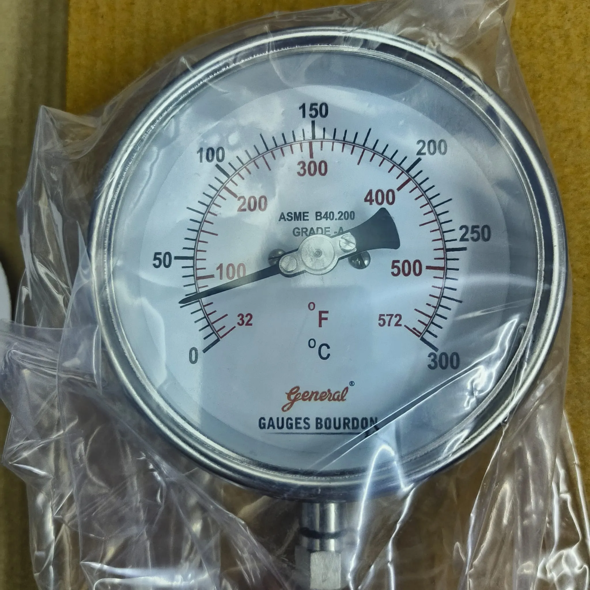 General Instruments BDT-V Bimetal Dial Thermometer, 0...300 °C, 4" Dial, 1/2" Male NPT, Lower Mount, 100 mm Stem, BDT-V-100-S4S-S06-150-S6S-T15NTM-(0-300)-DGC-DUS - image 3