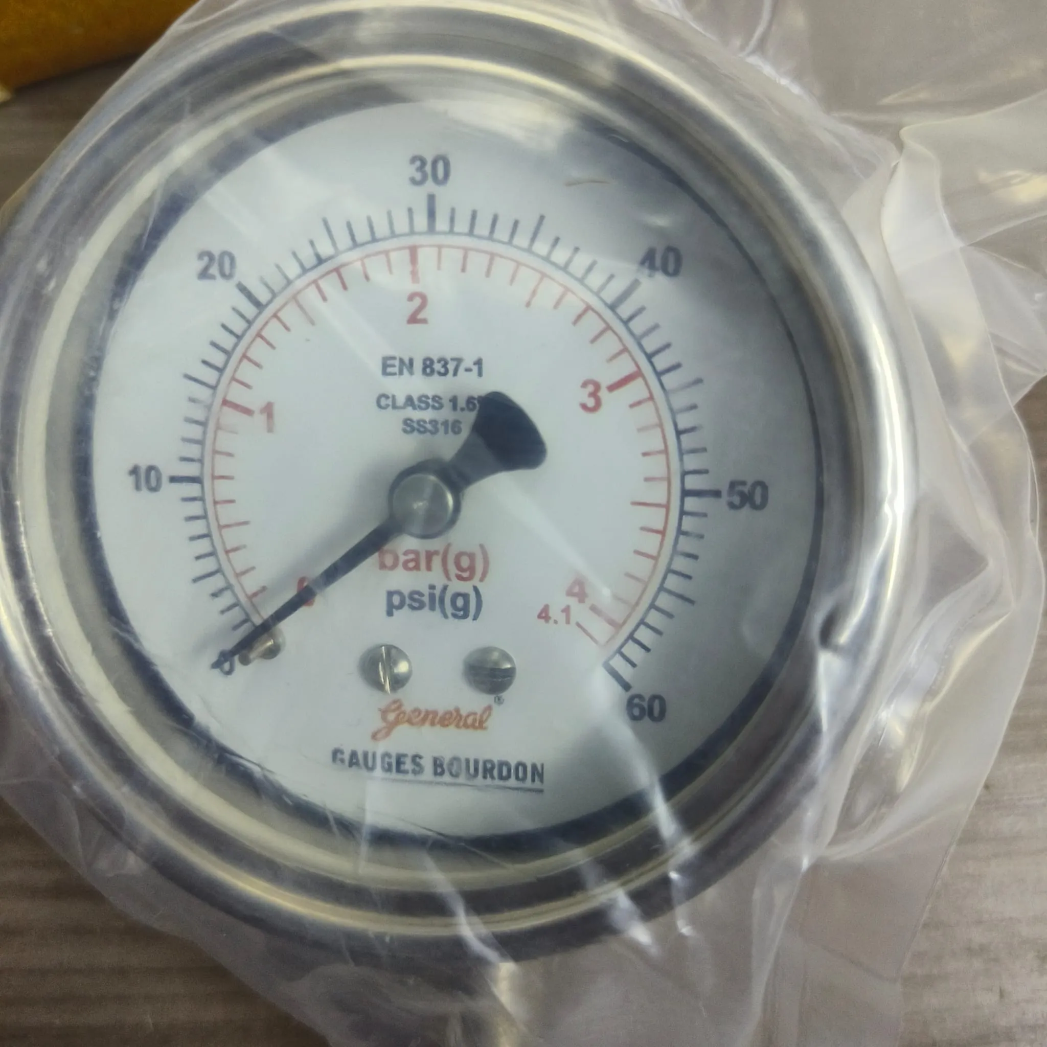 General Instruments Pressure Gauge SPGS-V, 0...60 psi, 2nd Scale bar, 2.5" Dial, 1/4" Male NPT Lower Mount, SS Body & Parts, SPGS-V-063-S4S-S6S-S6S-S4S-T06NTM-(0-60)-PSI/BAR-A16-DUS - image 3