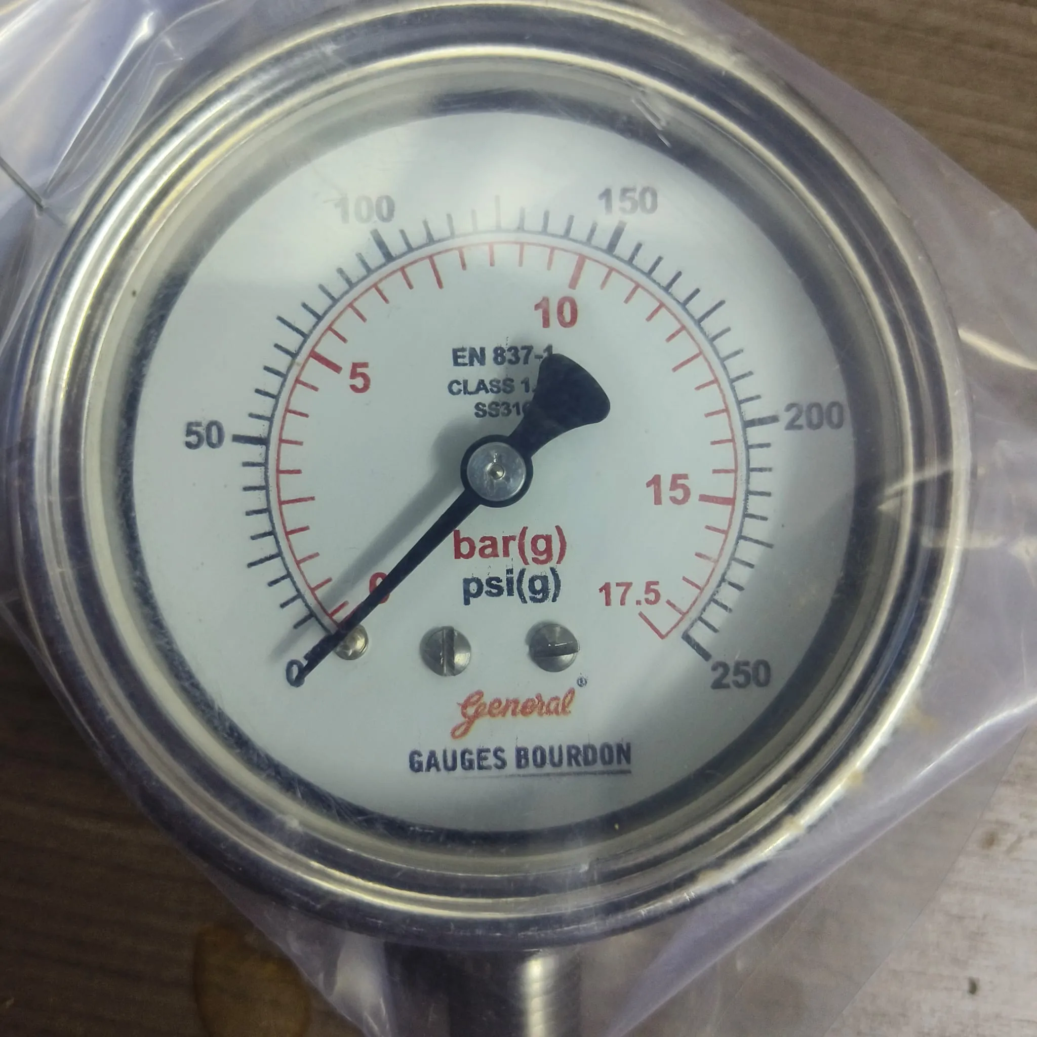General Instruments Pressure Gauge SPGS-V, 0...250 psi, 2nd Scale bar, 2.5" Dial, 1/4" Male NPT Lower Mount, SS Body & Parts, SPGS-V-063-S4S-S6S-S6S-S4S-T06NTM-(0-250)-PSI/BAR-A16-DUS - image 3