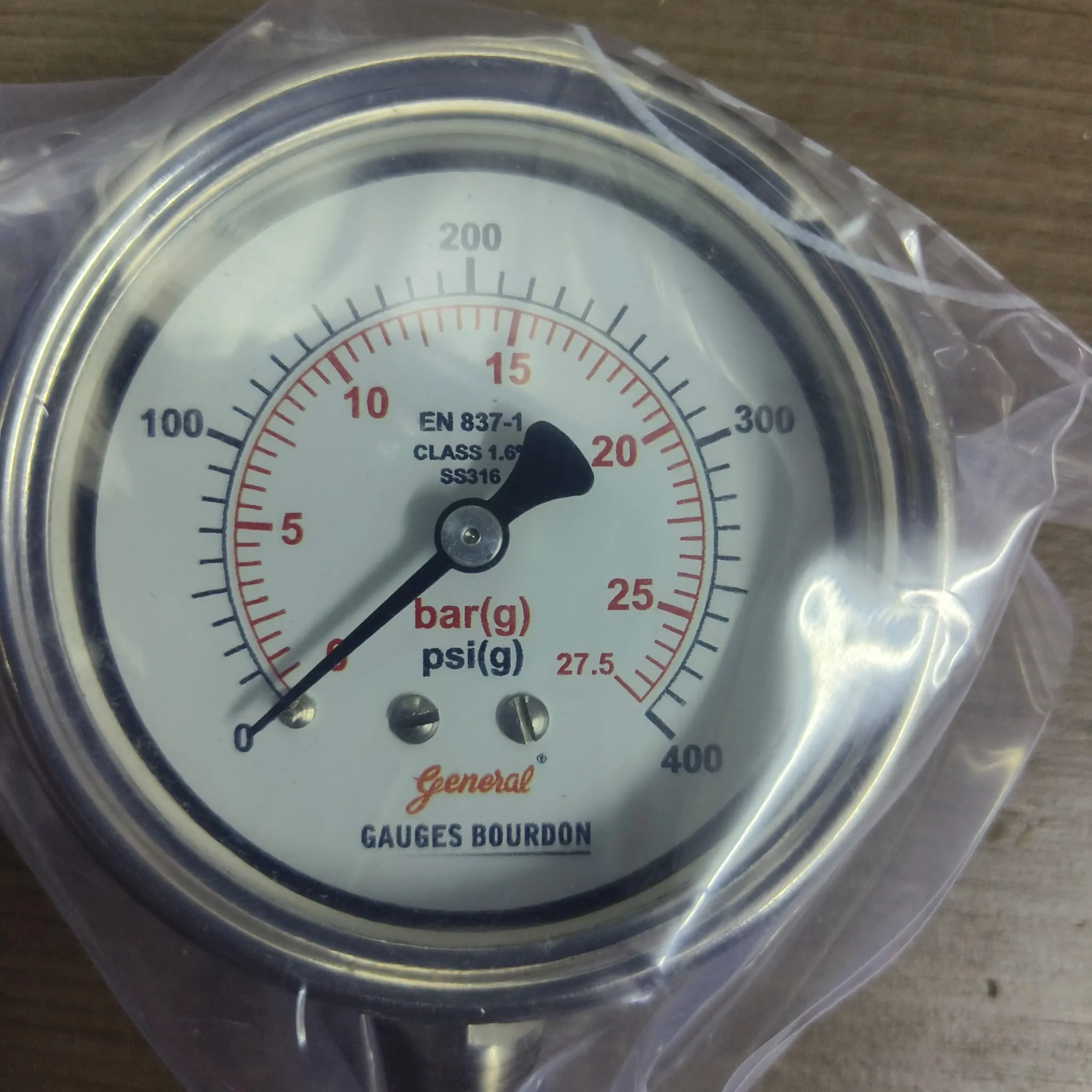 General Instruments Pressure Gauge SPGS-V, 0...400 psi, 2nd Scale bar, 2.5" Dial, 1/4" Male NPT Lower Mount, SS Body & Parts, SPGS-V-063-S4S-S6S-S6S-S4S-T06NTM-(0-400)-PSI/BAR-A16-DUS - image 3