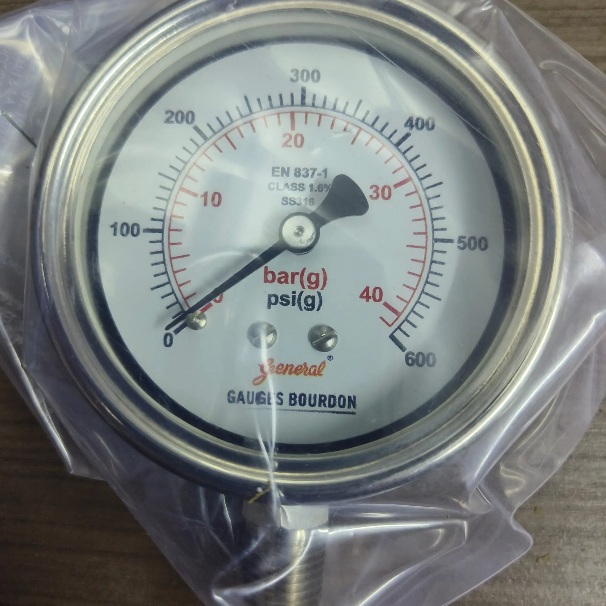 General Instruments Pressure Gauge SPGS-V, 0...600 psi, 2nd Scale bar, 2.5" Dial, 1/4" Male NPT Lower Mount, SS Body & Parts, SPGS-V-063-S4S-S6S-S6S-S4S-T06NTM-(0-600)-PSI/BAR-A16-DUS - image 3