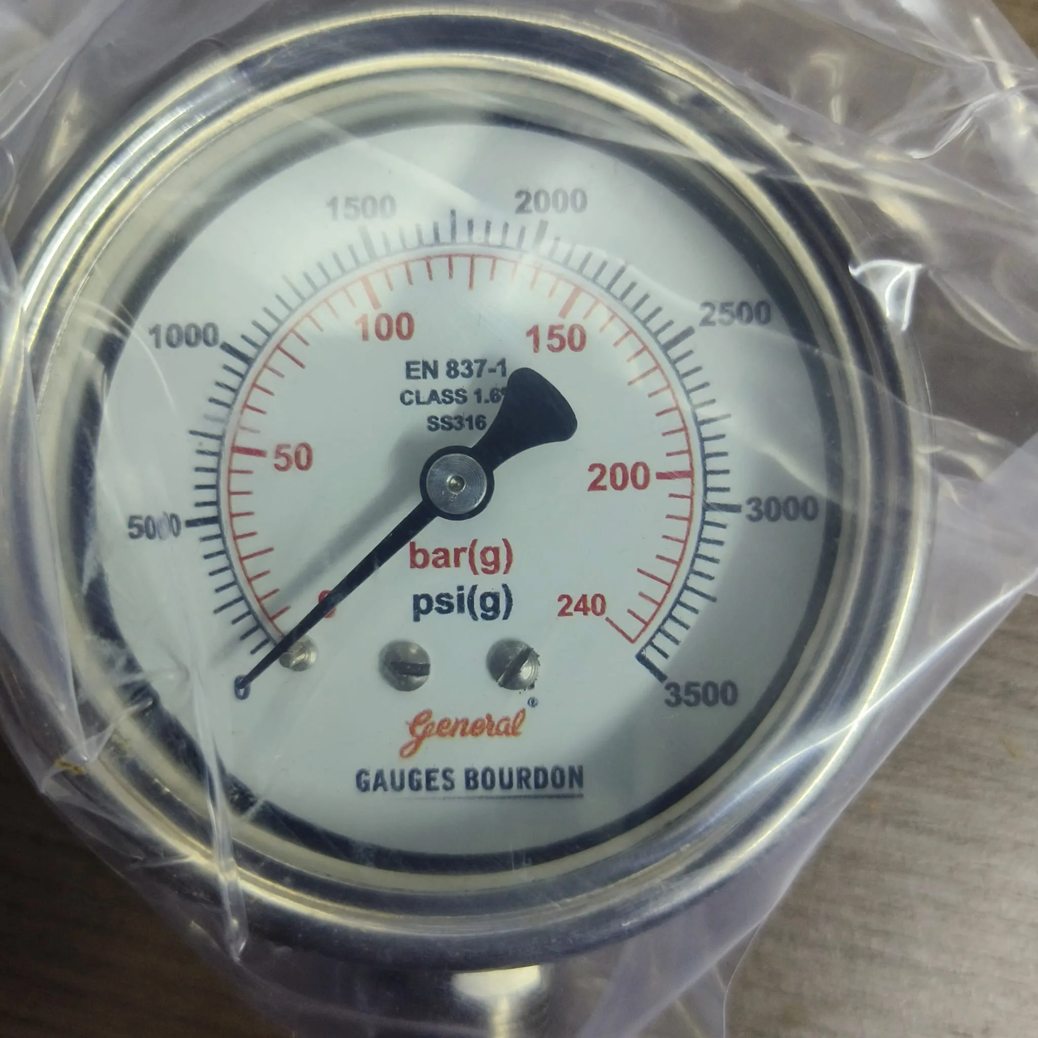 General Instruments Pressure Gauge SPGS-V, 0...3500 psi, 2nd Scale bar, 2.5" Dial, 1/4" Male NPT Lower Mount, SS Body & Parts, SPGS-V-063-S4S-S6S-S6S-S4S-T06NTM-(0-3500)-PSI/BAR-A16-DUS - image 3
