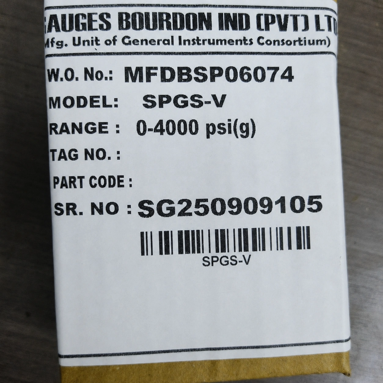 General Instruments Pressure Gauge SPGS-V, 0...4000 psi, 2nd Scale bar, 2.5" Dial, 1/4" Male NPT Lower Mount, SS Body & Parts, SPGS-V-063-S4S-S6S-S6S-S4S-T06NTM-(0-4000)-PSI/BAR-A16-DUS - image 2