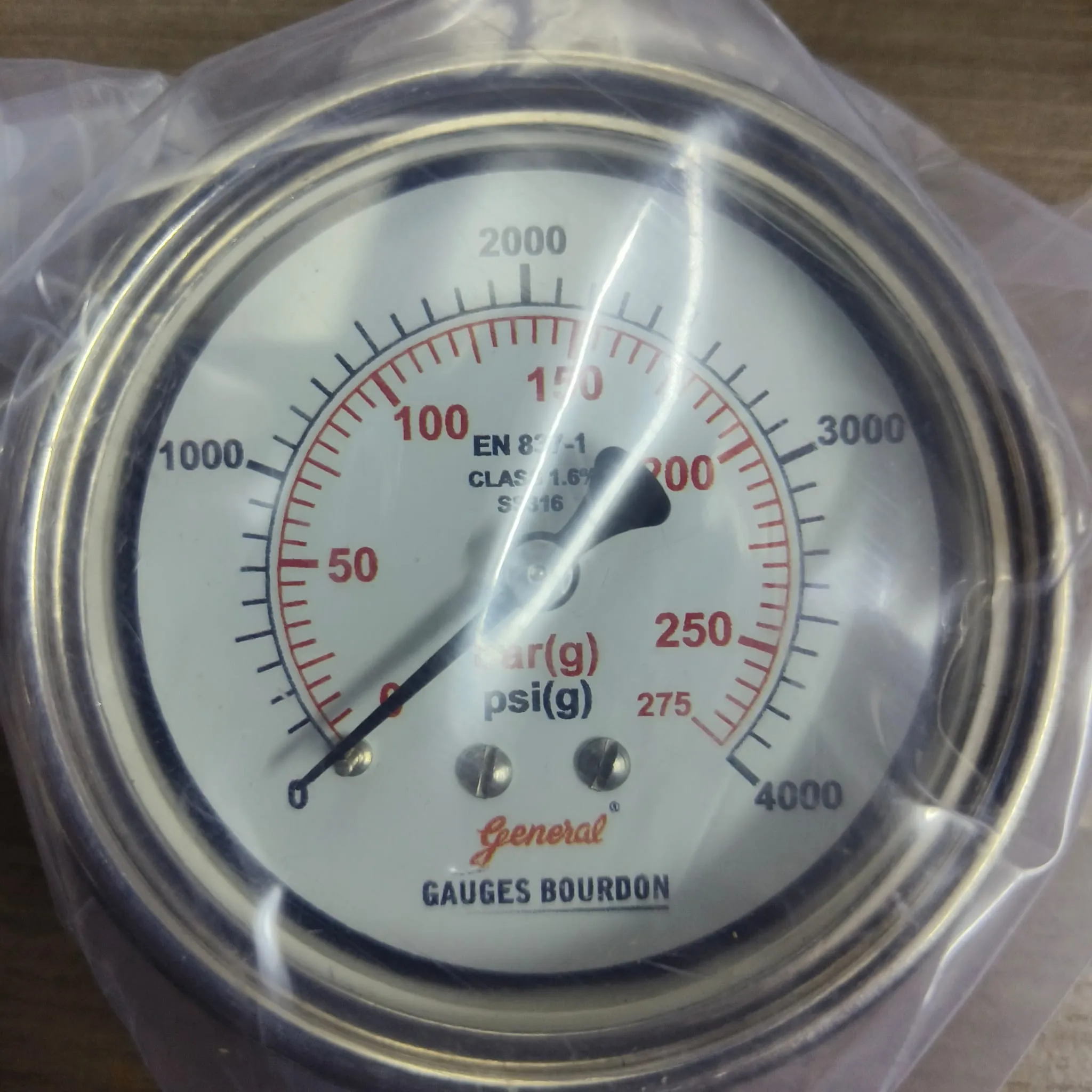 General Instruments Pressure Gauge SPGS-V, 0...4000 psi, 2nd Scale bar, 2.5" Dial, 1/4" Male NPT Lower Mount, SS Body & Parts, SPGS-V-063-S4S-S6S-S6S-S4S-T06NTM-(0-4000)-PSI/BAR-A16-DUS - image 3