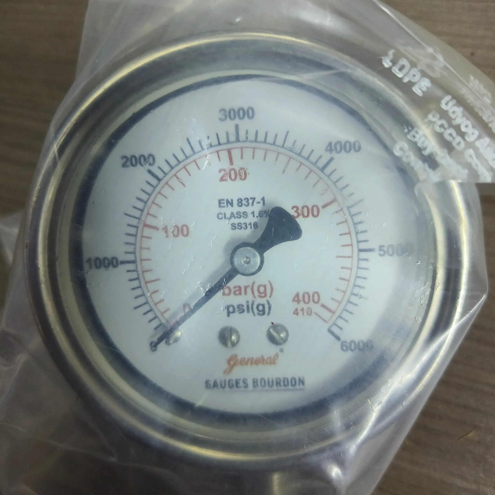 General Instruments Pressure Gauge SPGS-V, 0...6000 psi, 2nd Scale bar, 2.5" Dial, 1/4" Male NPT Lower Mount, SS Body & Parts, SPGS-V-063-S4S-S6S-S6S-S4S-T06NTM-(0-6000)-PSI/BAR-A16-DUS - image 3