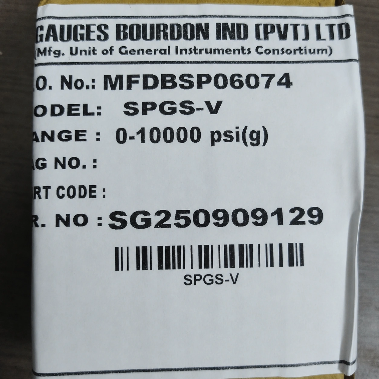 General Instruments Pressure Gauge SPGS-V, 0...10000 psi, 2nd Scale bar, 2.5" Dial, 1/4" Male NPT Lower Mount, SS Body & Parts, SPGS-V-063-S4S-S6S-S6S-S4S-T06NTM-(0-10000)-PSI/BAR-A16-DUS - image 2