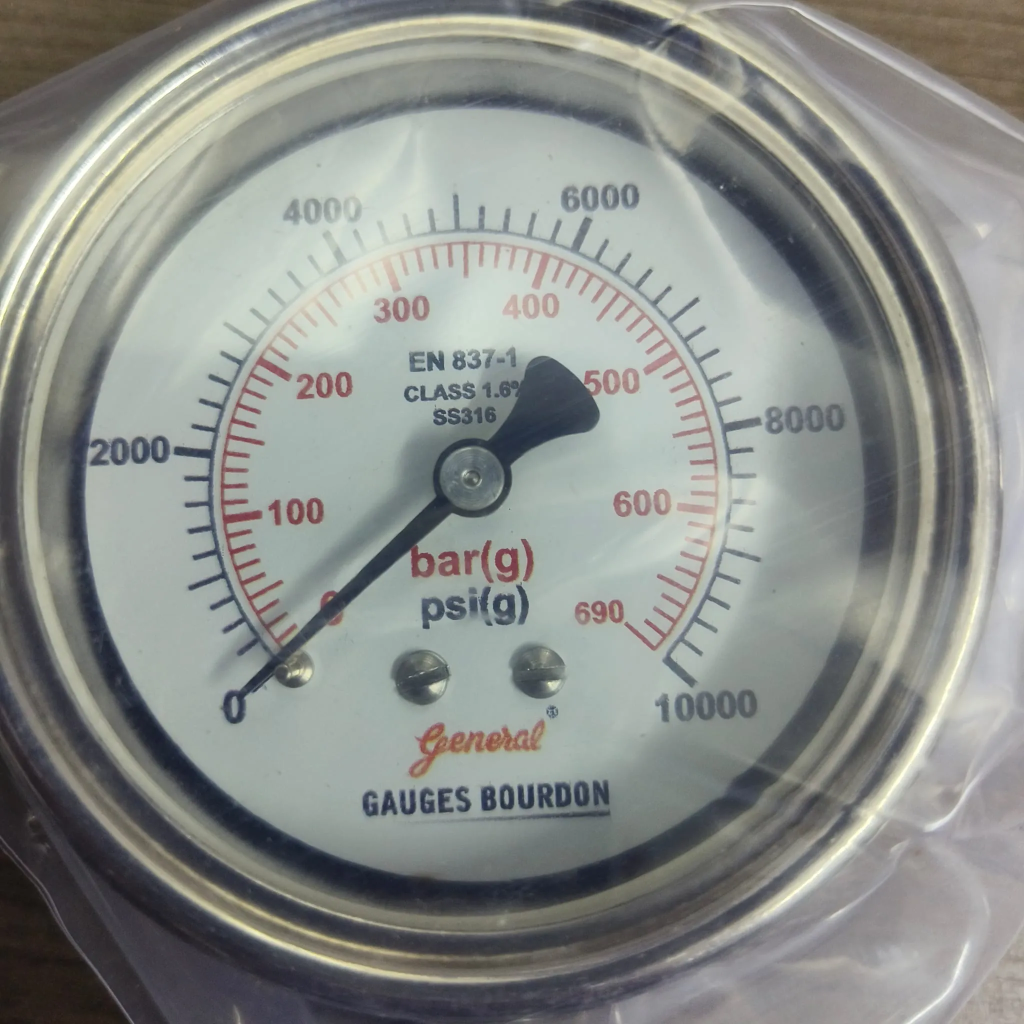 General Instruments Pressure Gauge SPGS-V, 0...10000 psi, 2nd Scale bar, 2.5" Dial, 1/4" Male NPT Lower Mount, SS Body & Parts, SPGS-V-063-S4S-S6S-S6S-S4S-T06NTM-(0-10000)-PSI/BAR-A16-DUS - image 3