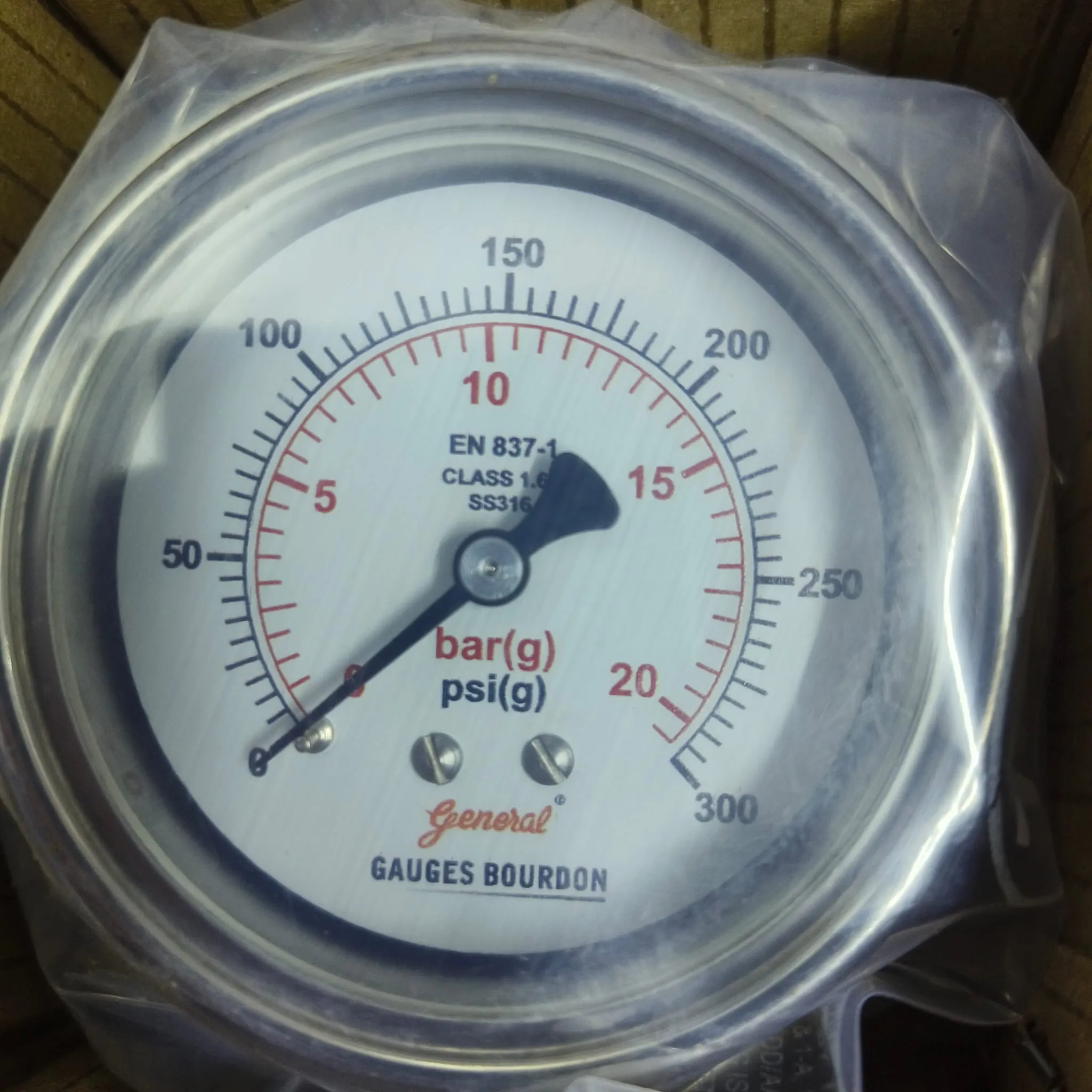 General Instruments Pressure Gauge SPGS-P, 0...300 psi, 2nd Scale bar, 2.5" Dial, 1/4" Male NPT Back Mount With Front Flange, SS Body & Parts, SPGS-P-063-S4S-S6S-S6S-S4S-T06NTM-(0-300)-PSI/BAR-A16-DUS - image 3