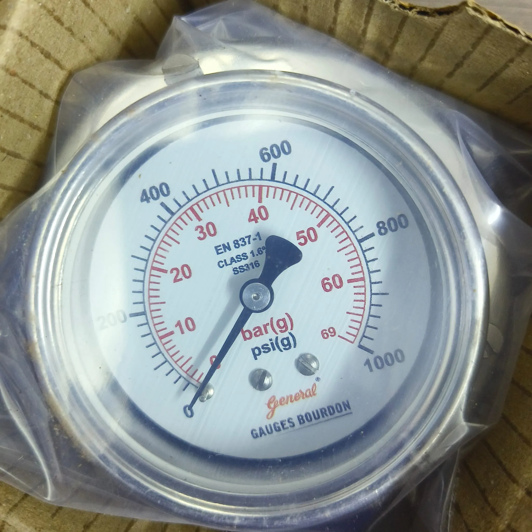 General Instruments Pressure Gauge SPGS-P, 0...1000 psi, 2nd Scale bar, 2.5" Dial, 1/4" Male NPT Back Mount With Front Flange, SS Body & Parts, SPGS-P-063-S4S-S6S-S6S-S4S-T06NTM-(0-1000)-PSI/BAR-A16-DUS - image 3