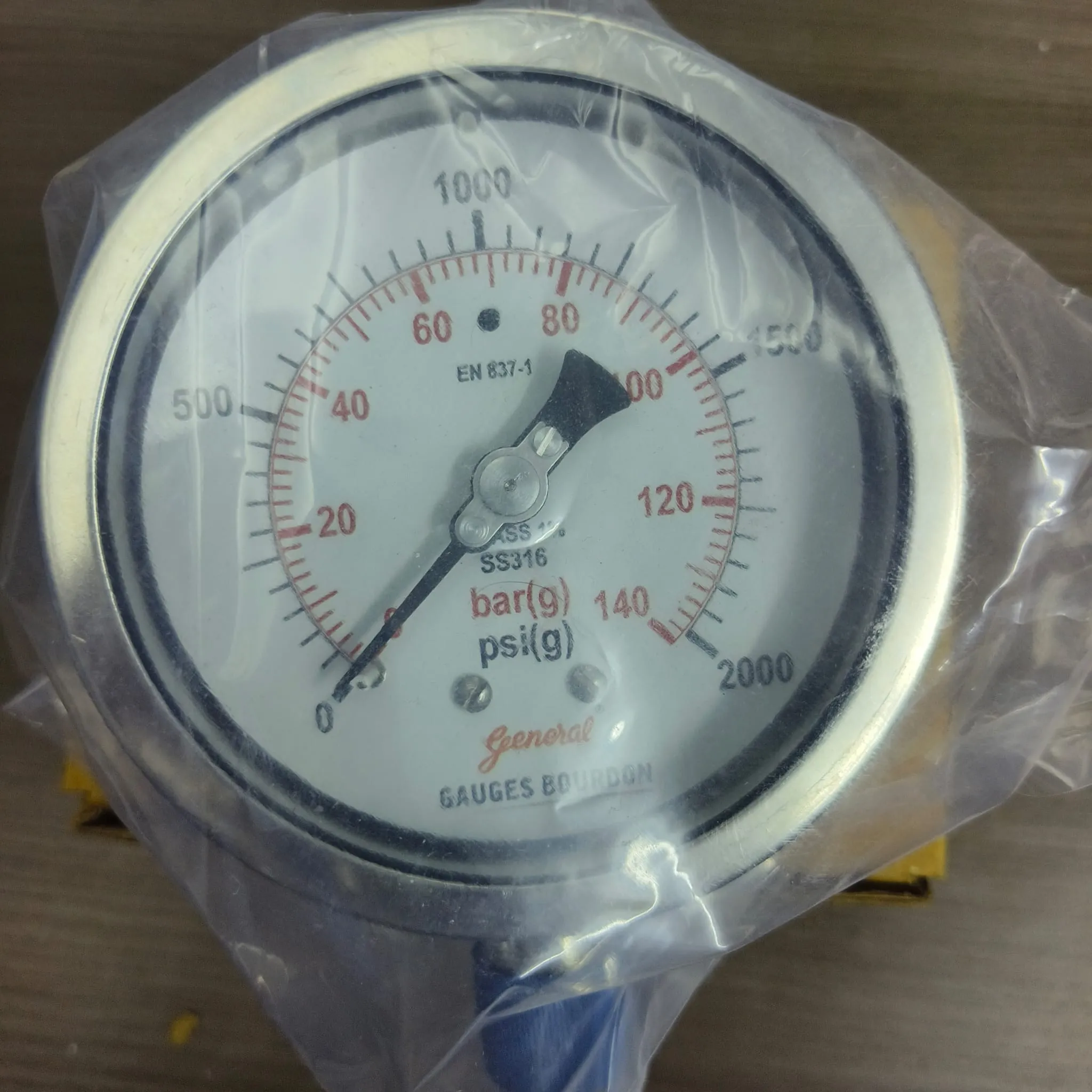 General Instruments Pressure Gauge BSPG-V, 0...2000 psi, 2nd Scale bar, 4" Dial, 1/2" Male NPT Lower Mount, SS Body & Parts, BSPG-V-100-S4S-S6S-S6S-S4S-T15NTM-(0-2000)-PSI/BAR-DUS - image 3