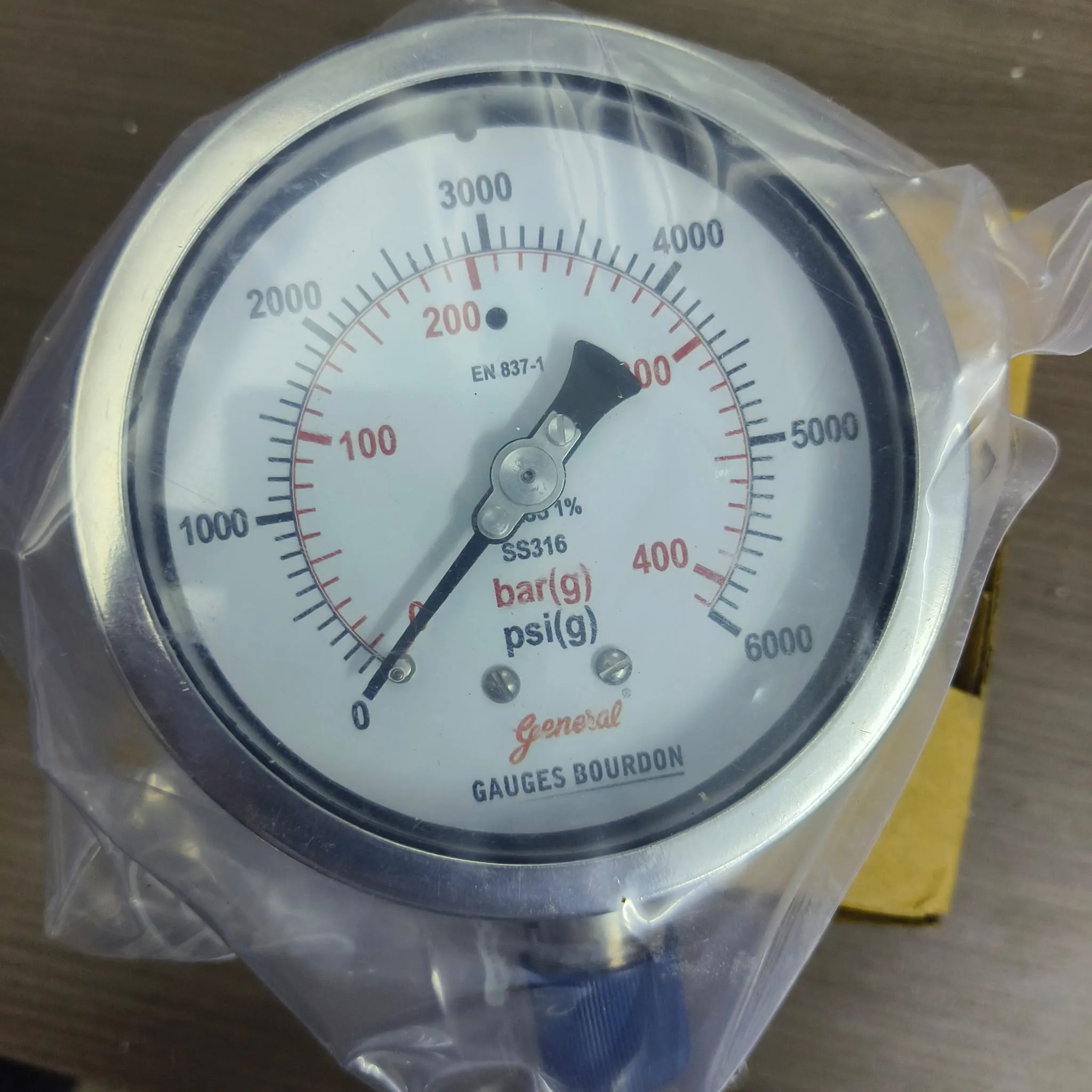 General Instruments Pressure Gauge BSPG-V, 0...6000 psi, 2nd Scale bar, 4" Dial, 1/2" Male NPT Lower Mount, SS Body & Parts, BSPG-V-100-S4S-S6S-S6S-S4S-T15NTM-(0-6000)-PSI/BAR-DUS - image 3