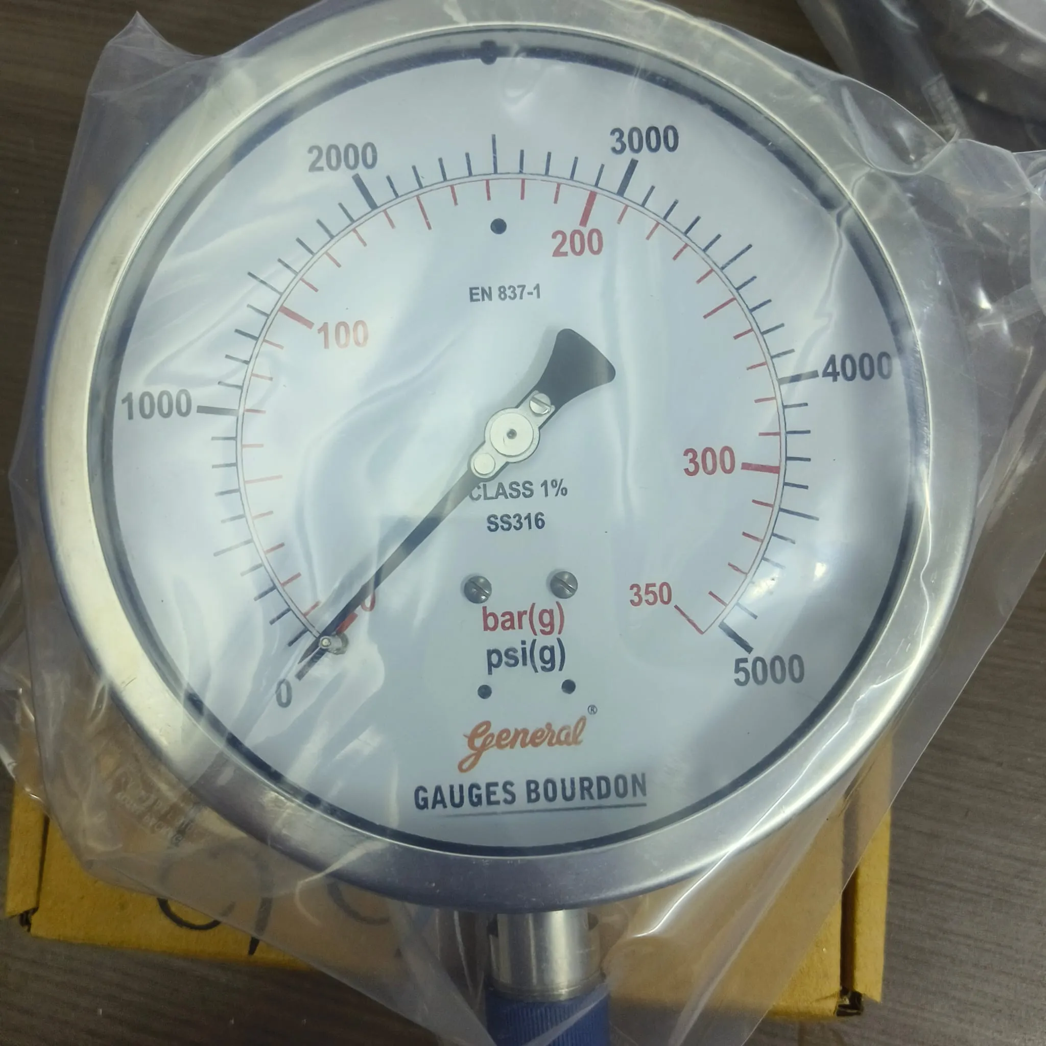 General Instruments Pressure Gauge BSPG-V, 0...5000 psi, 2nd Scale bar, 6" Dial, 1/2" Male NPT Lower Mount, SS Body & Parts, BSPG-V-150-S4S-S6S-S6S-S4S-T15NTM-(0-5000)-PSI/BAR-DUS - image 3