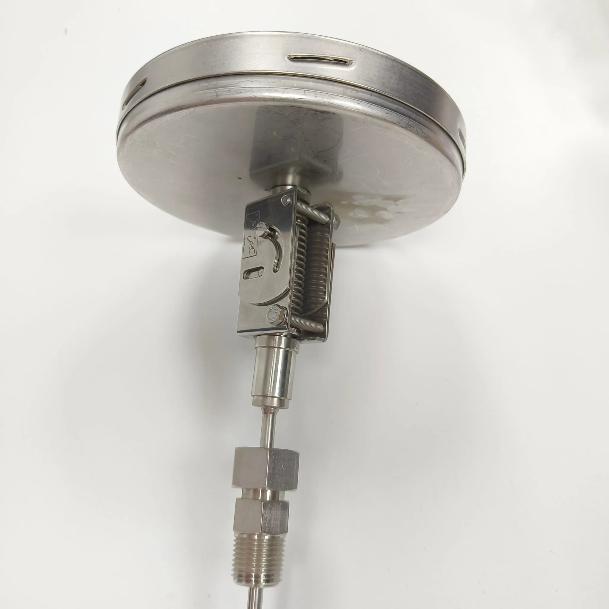 WIKA S5551 Bimetal Thermometer, 0...400 °C, 6" Dial Size, 1/2" Male NPT Fitting with 360° Adjustable stem, 350 mm Stem Length, 84095925 - image 4