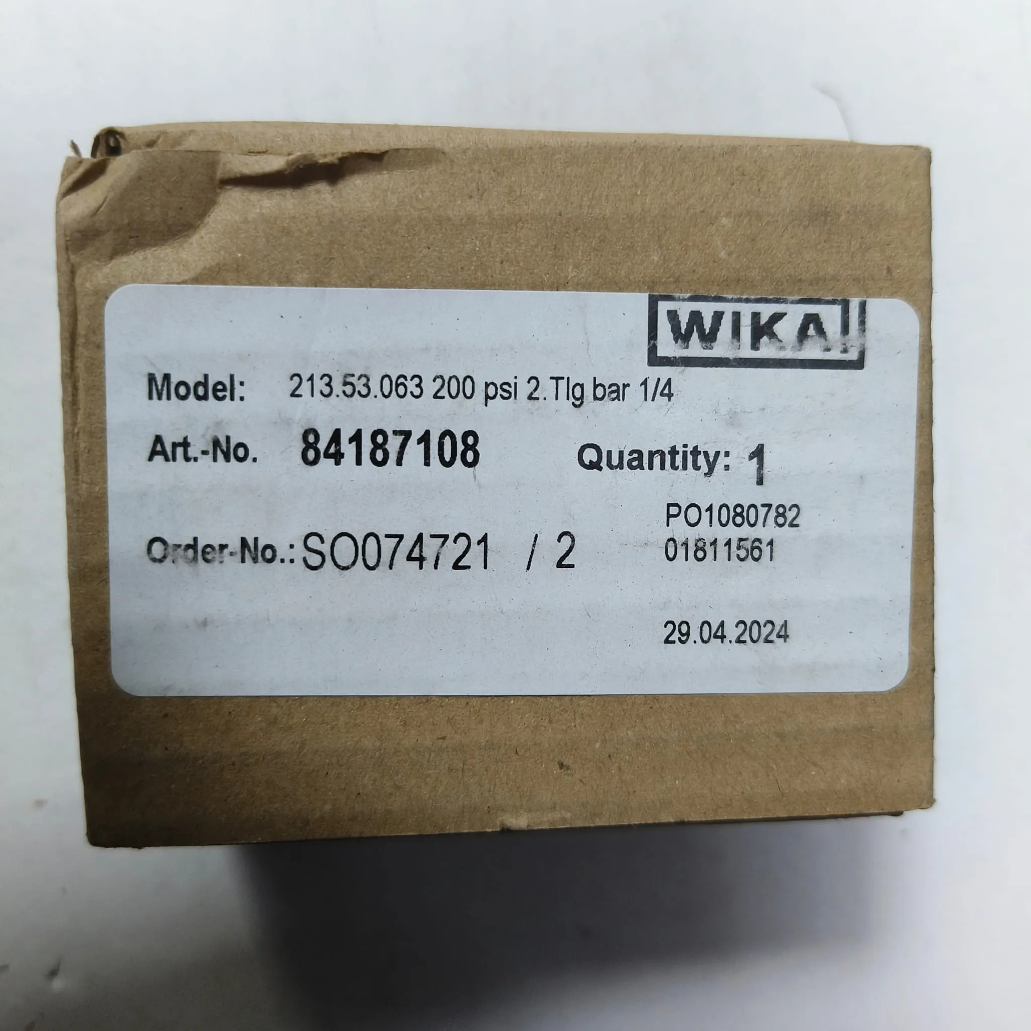 WIKA Pressure Gauge 213.53.063, 0...200 psi, Dual Scale, 2.5" Dial, 1/4" Male NPT Lower Mount, 84187108 - image 2