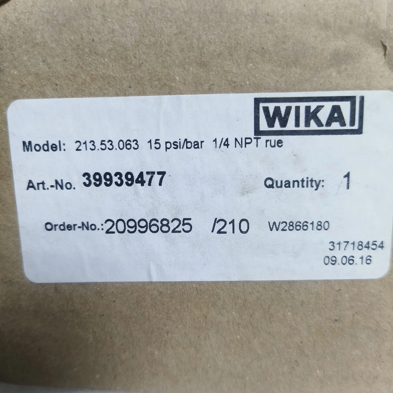 WIKA Pressure Gauge 213.53.063, 0...15 psi, Dual Scale, 2.5" Dial, 1/4" Male NPT Back Mount, 39939477 - image 2
