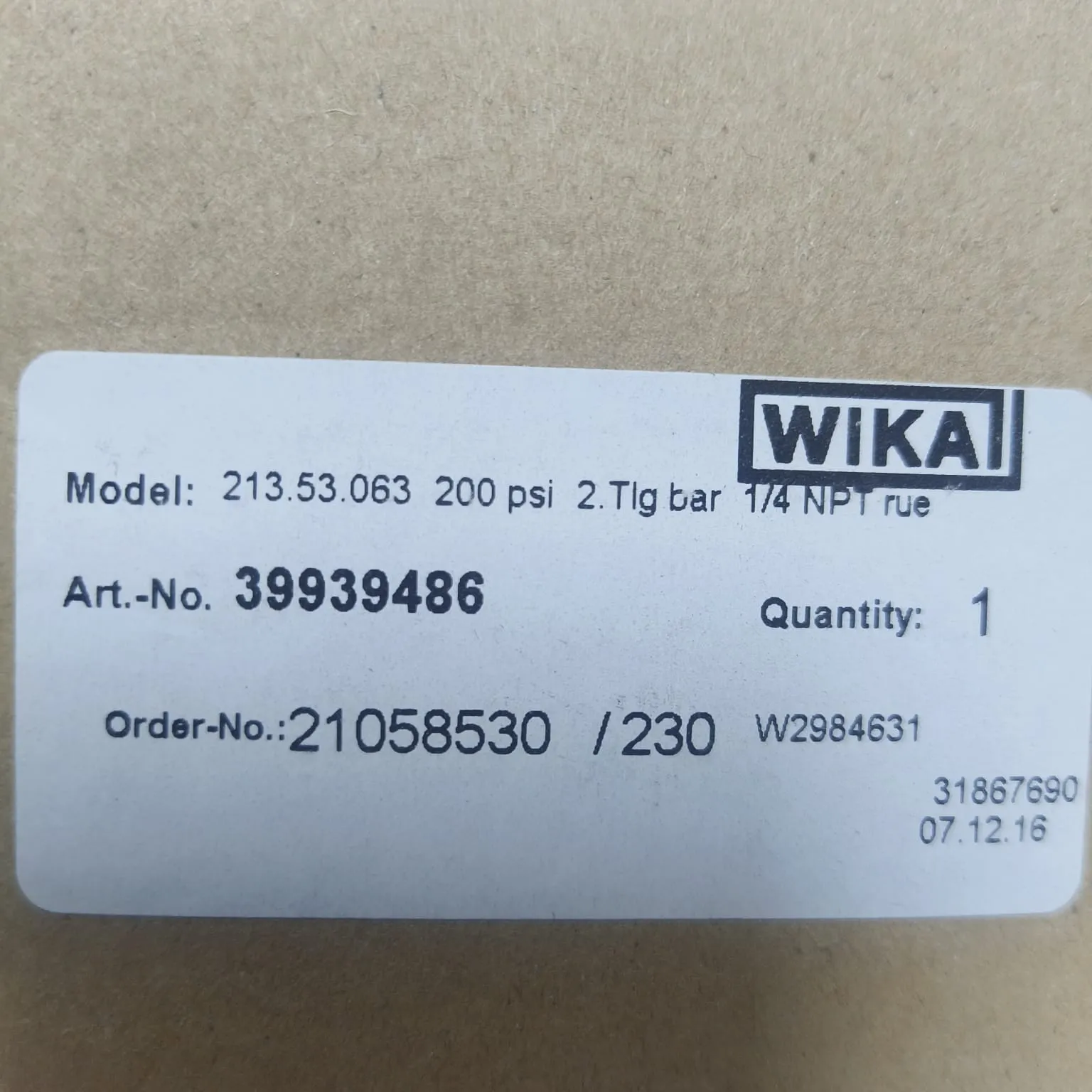 WIKA Pressure Gauge 213.53.063, 0...200 psi, Dual Scale, 2.5" Dial, 1/4" Male NPT Back Mount, 39939486 - image 2