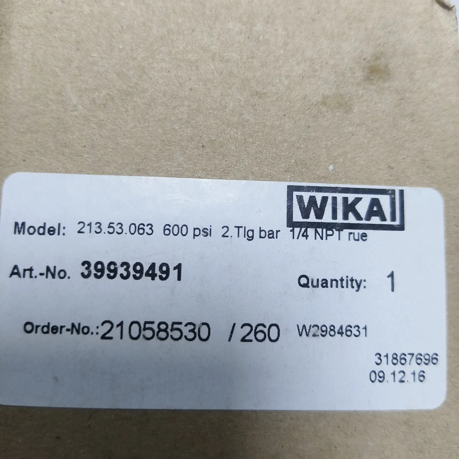 WIKA Pressure Gauge 213.53.063, 0...600 psi, Dual Scale, 2.5" Dial, 1/4" Male NPT Back Mount, 39939491 - image 2