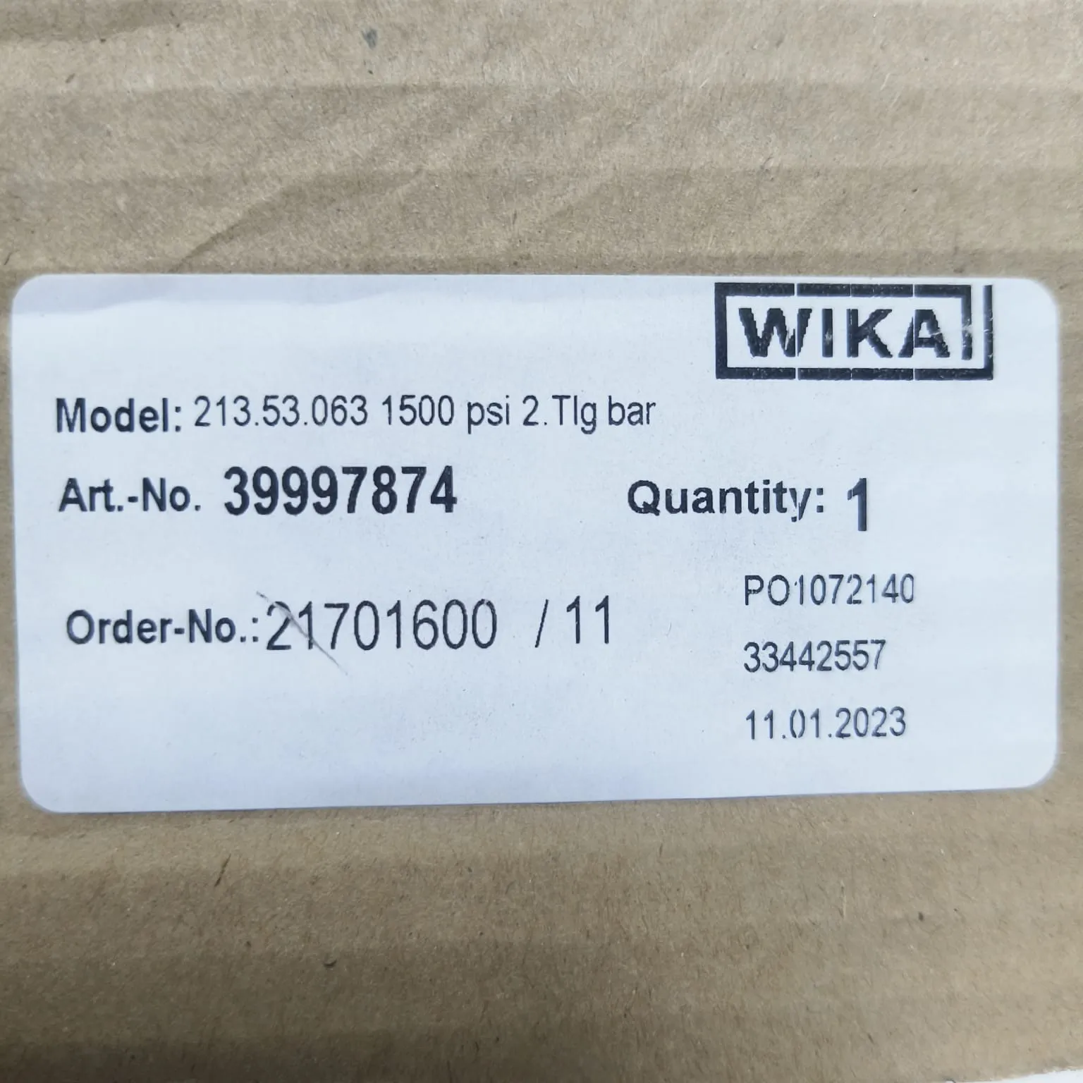 WIKA Pressure Gauge 213.53.063, 0...1500 psi, Dual Scale, 2.5" Dial, 1/4" Male NPT Back Mount, 39997874 - image 2