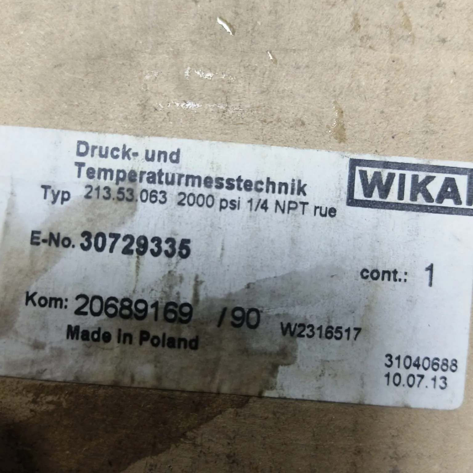 WIKA Pressure Gauge 213.53.063, 0...2000 psi, Dual Scale, 2.5" Dial, 1/4" Male NPT Back Mount, 30729335 - image 2
