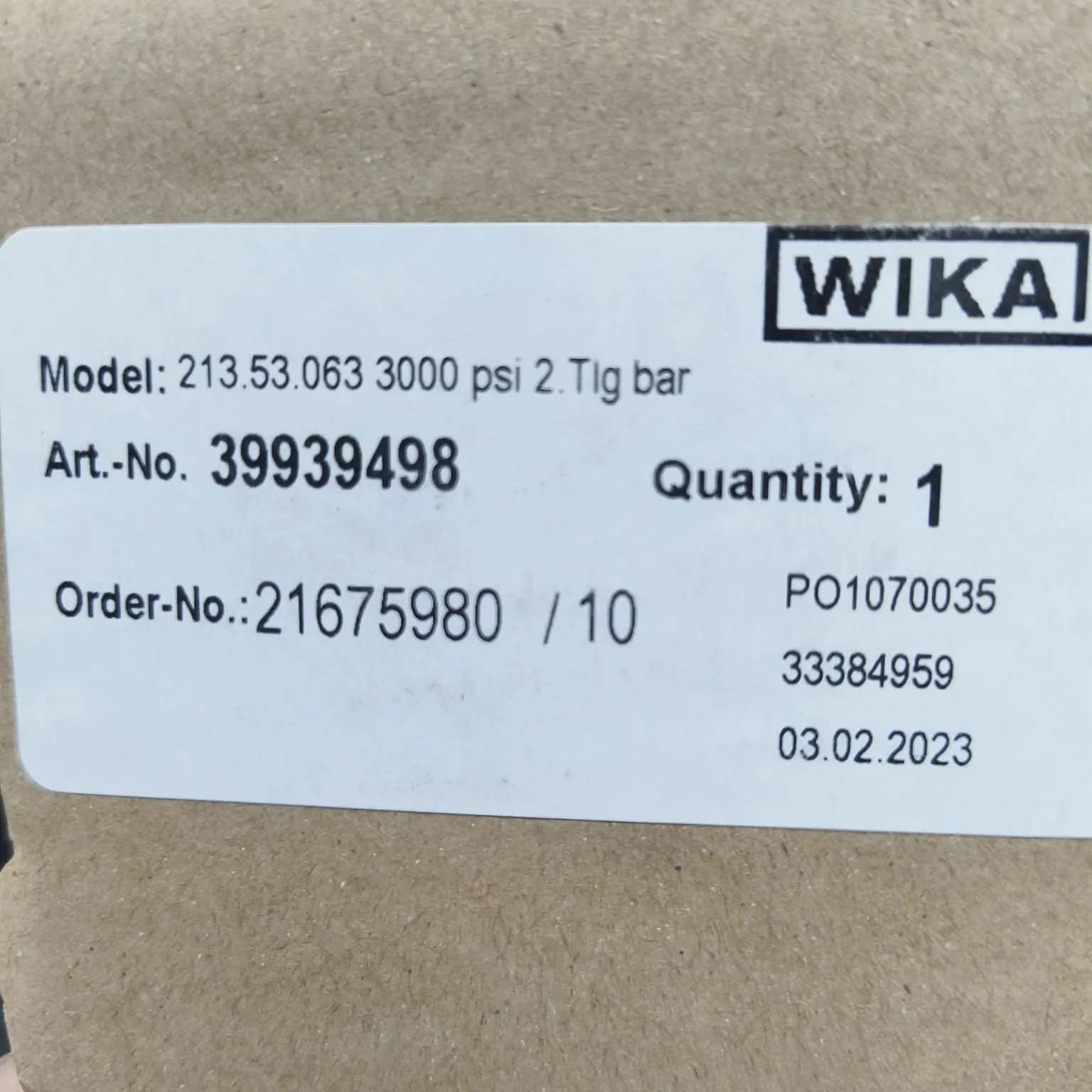 WIKA Pressure Gauge 213.53.063, 0...3000 psi, Dual Scale, 2.5" Dial, 1/4" Male NPT Back Mount, 39939498 - image 2