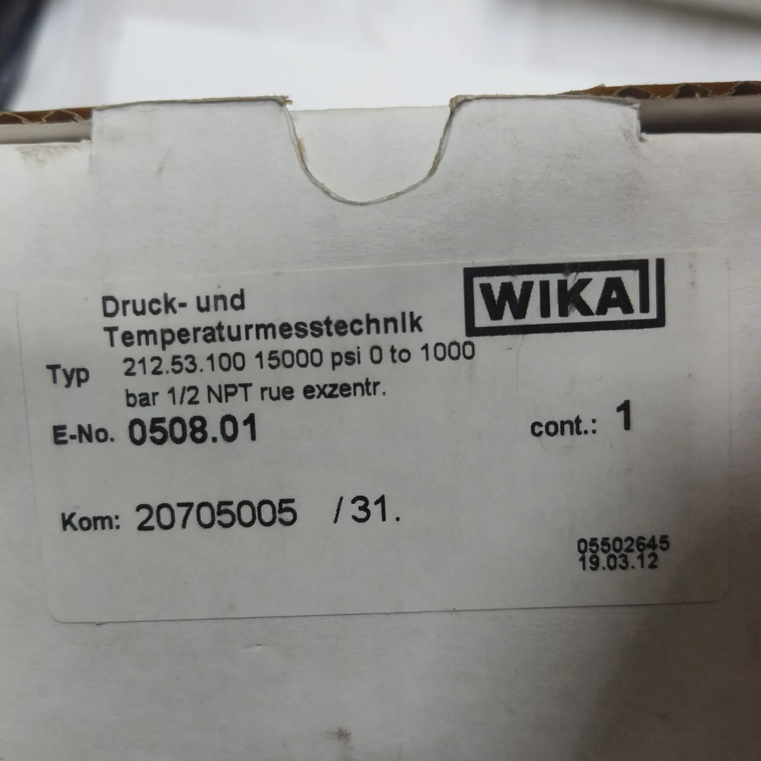 WIKA Pressure Gauge 213.53.100, 0...15000 psi, Dual Scale, 4" Dial, 1/2" Male NPT Lower Back Mount, 84254745 - image 2