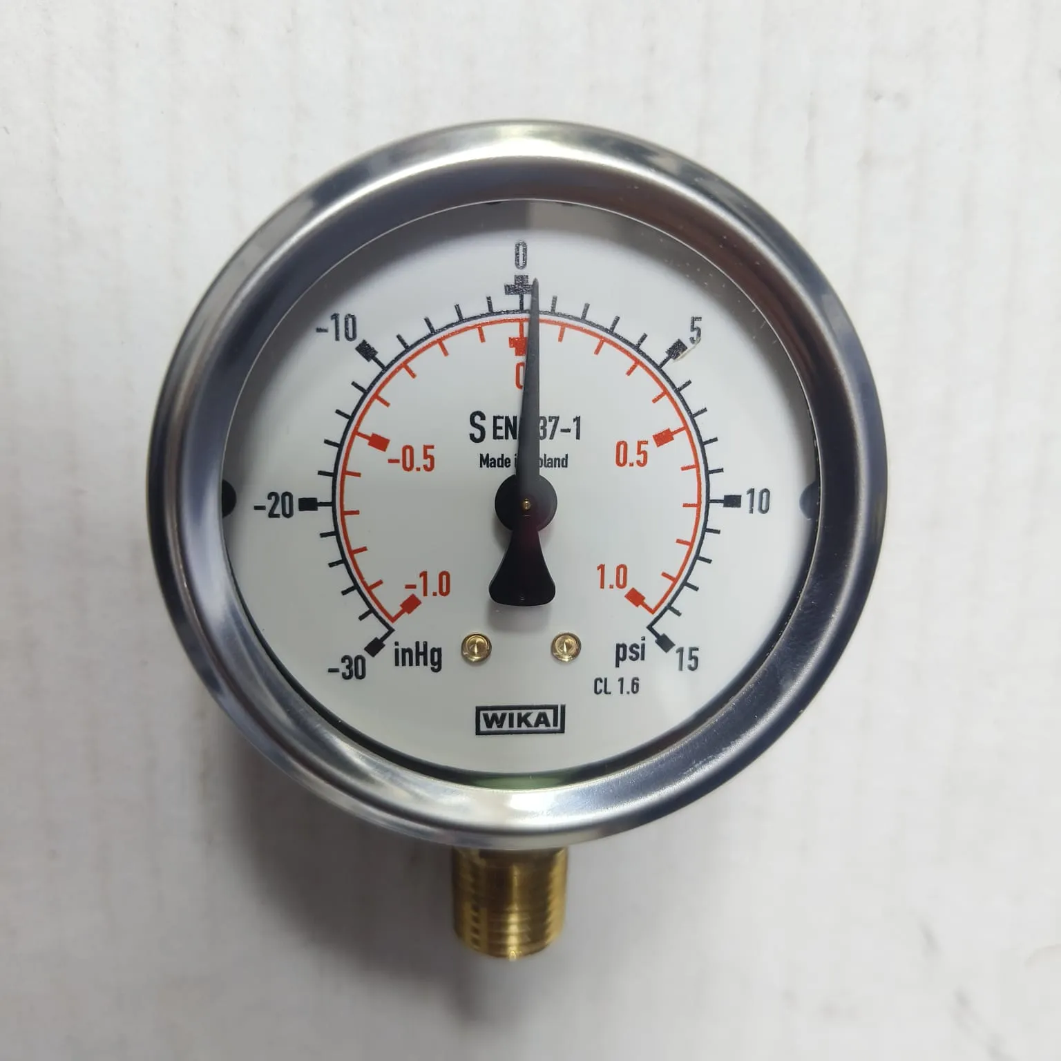 WIKA Compound Gauge 213.53.063, -30 inHg...+15 psi, Dual Scale, 2.5" Dial, 1/4" Male NPT Lower Mount, 84149710 - image 3
