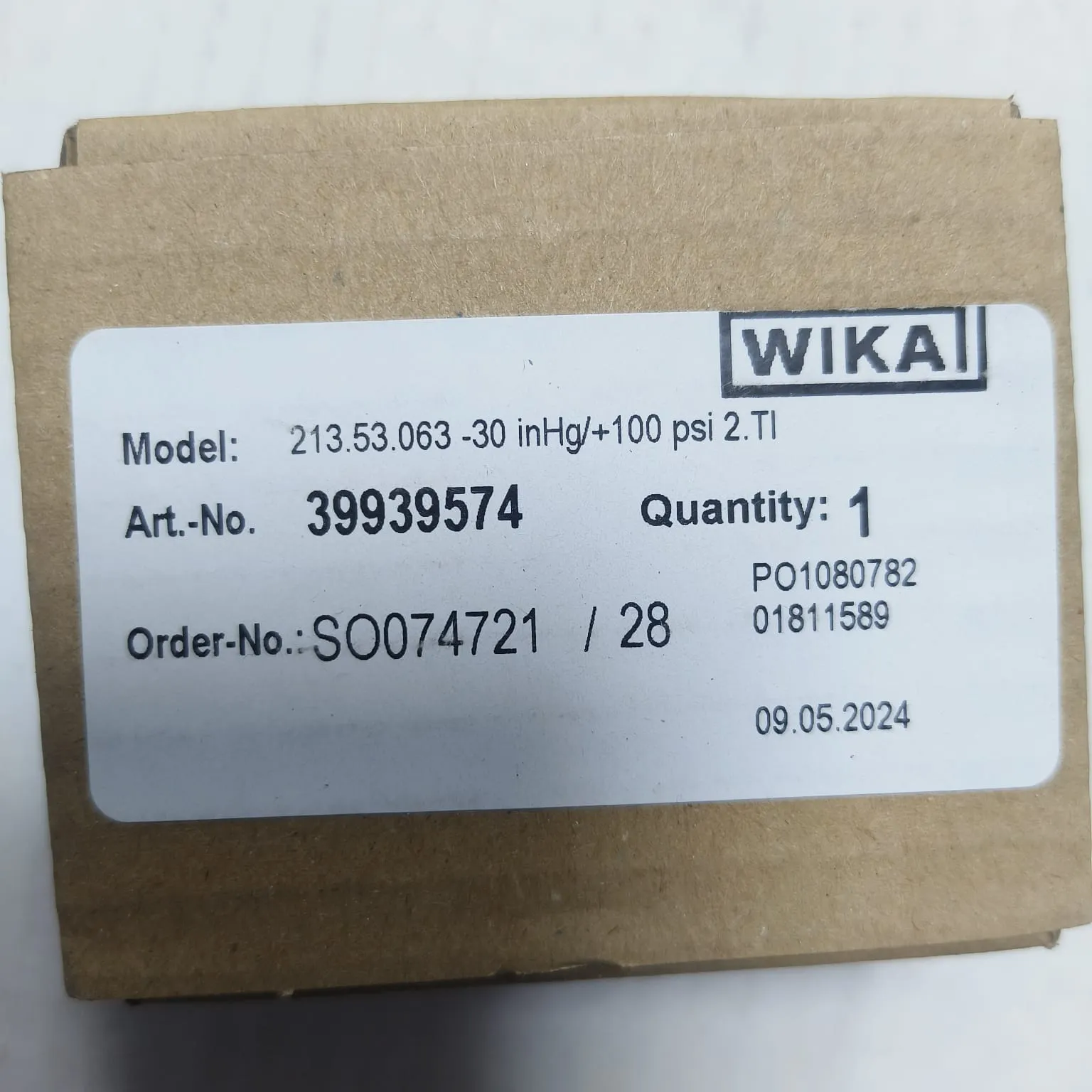 WIKA Compound Gauge 213.53.063, -30 inHg...+100 psi, Dual Scale, 2.5" Dial, 1/4" Male NPT Lower Mount, 39939574 - image 2