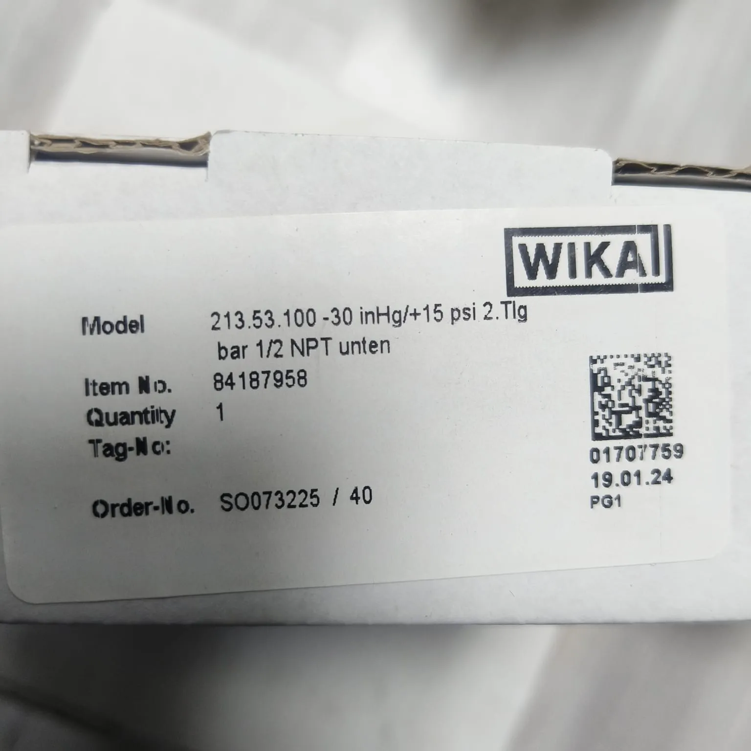 WIKA Compound Gauge 213.53.100, -30 inHg...+15 psi, Dual Scale, 4" Dial, 1/2" Male NPT Lower Mount, 84187958 - image 2