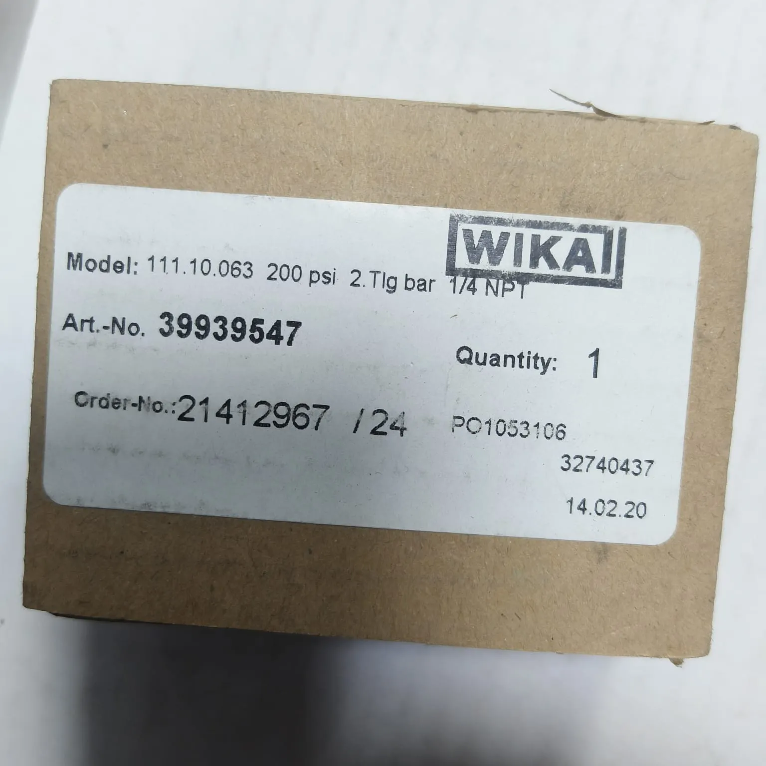 WIKA Pressure Gauge 111.10.063, 0...200 psi, Dry Black Plastic Case, Dual Scale, 2.5" Dial, 1/4" Male NPT Lower Mount, 39939547 - image 2