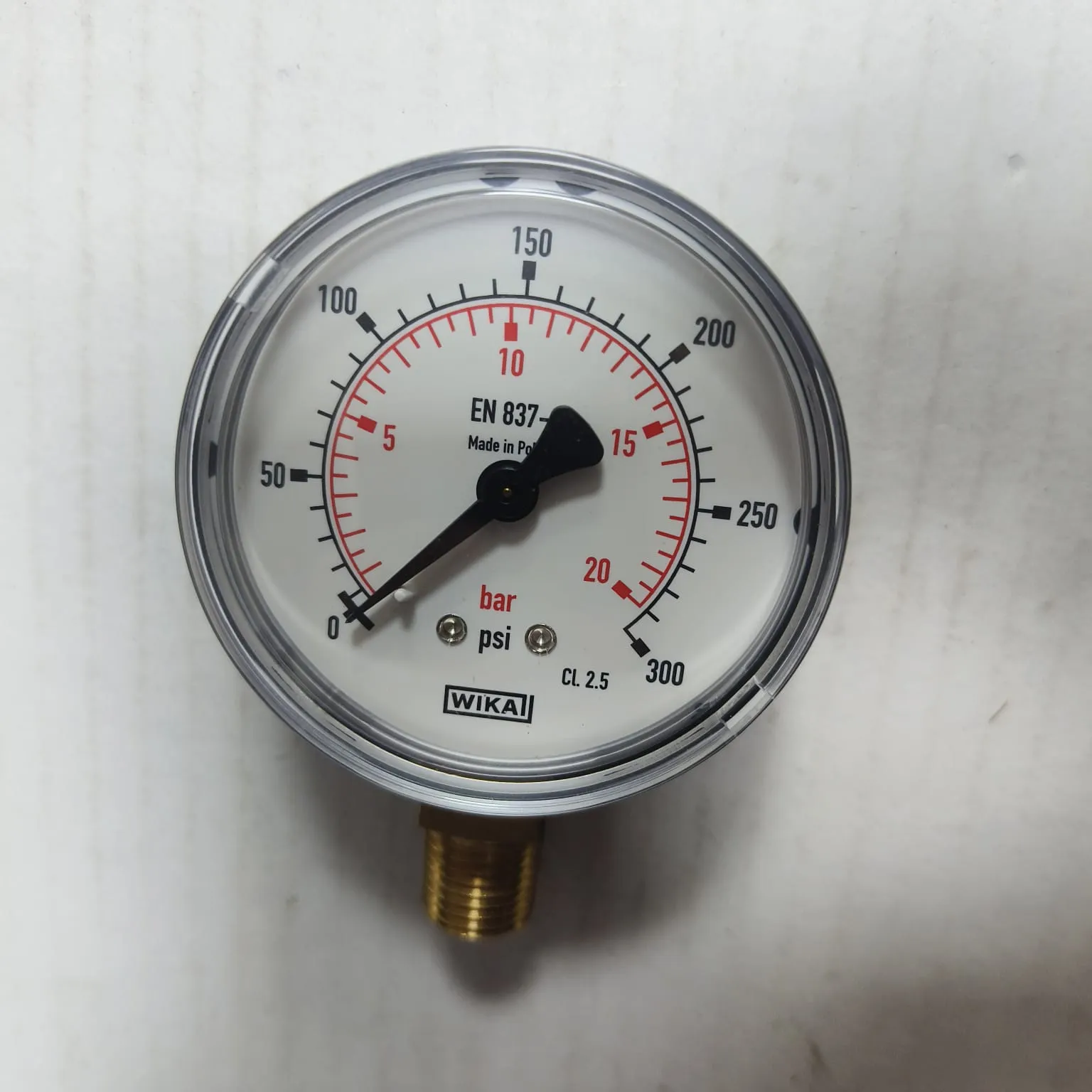 WIKA Pressure Gauge 111.10.063, 0...300 psi, Dry Black Steel Case, Dual Scale, 2.5" Dial, 1/4" Male NPT Lower Mount, 84254750 - image 3