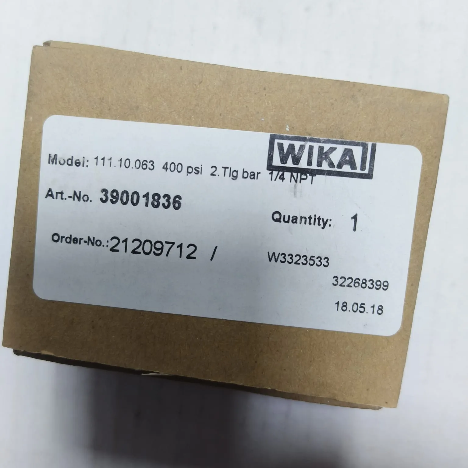 WIKA Pressure Gauge 111.10.063, 0...400 psi, Dry Black Steel Case, Dual Scale, 2.5" Dial, 1/4" Male NPT Lower Mount, 39001836 - image 2