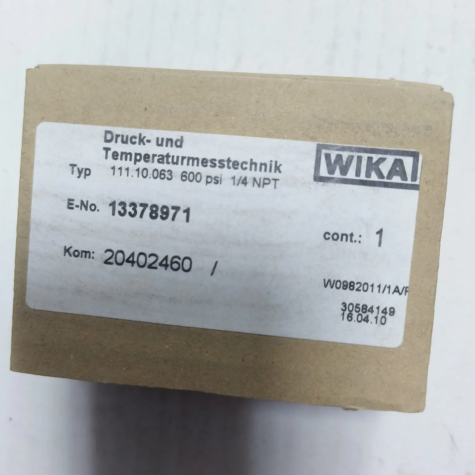 WIKA Pressure Gauge 111.10.063, 0...600 psi, Dry Black Plastic Case, Dual Scale, 2.5" Dial, 1/4" Male NPT Lower Mount, 13378971 - image 2