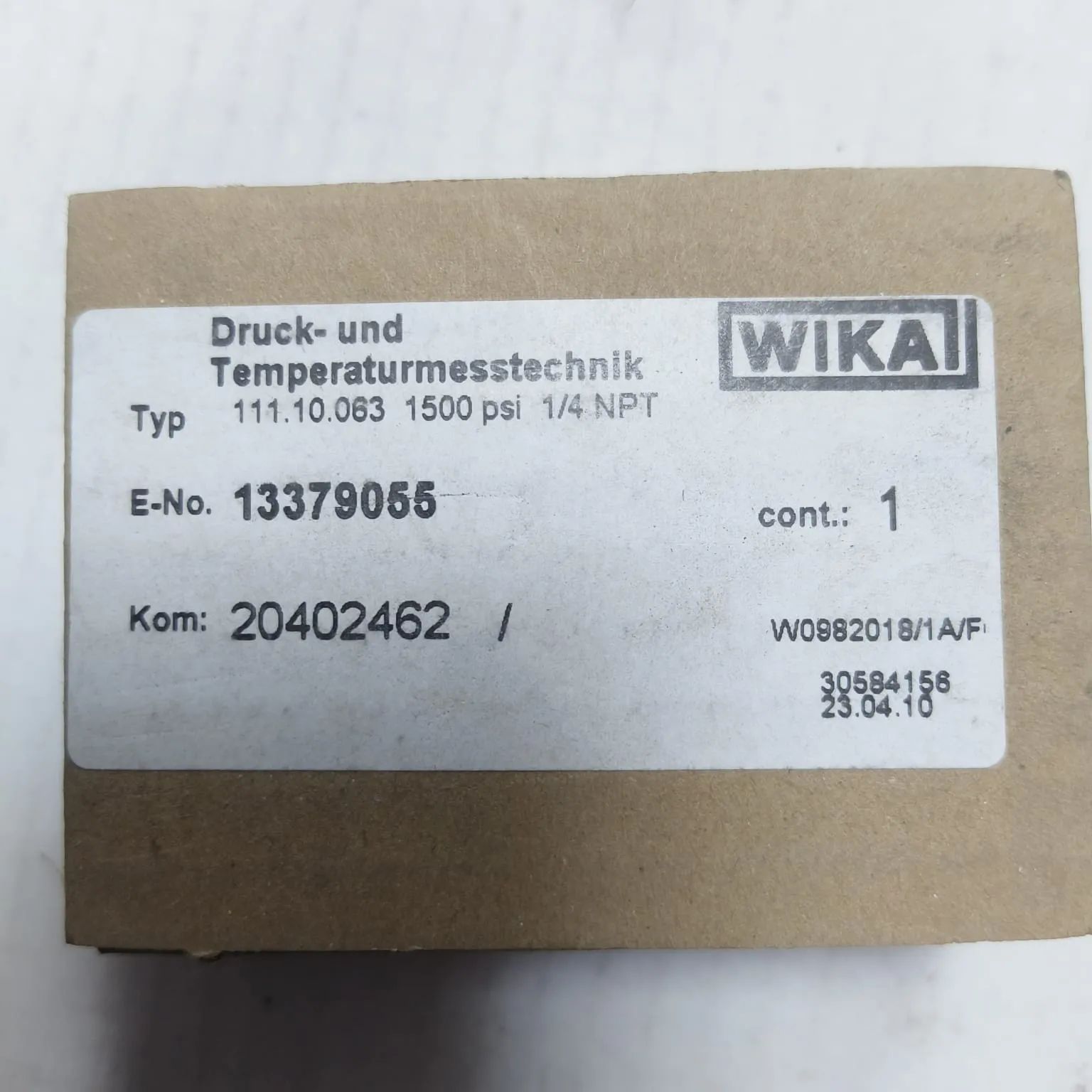 WIKA Pressure Gauge 111.10.063, 0...1500 psi, Dry Black Plastic Case, Dual Scale, 2.5" Dial, 1/4" Male NPT Lower Mount, 13379055 - image 2