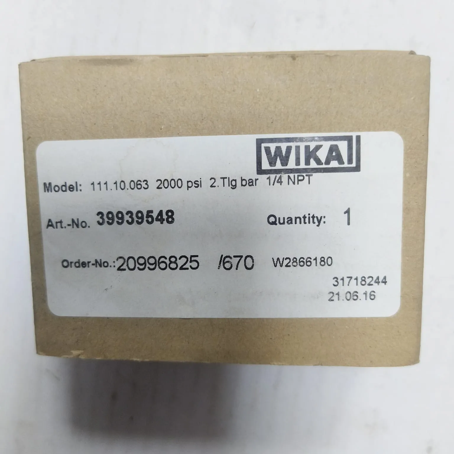 WIKA Pressure Gauge 111.10.063, 0...2000 psi, Dry Black Plastic Case, Dual Scale, 2.5" Dial, 1/4" Male NPT Lower Mount, 39939548 - image 2