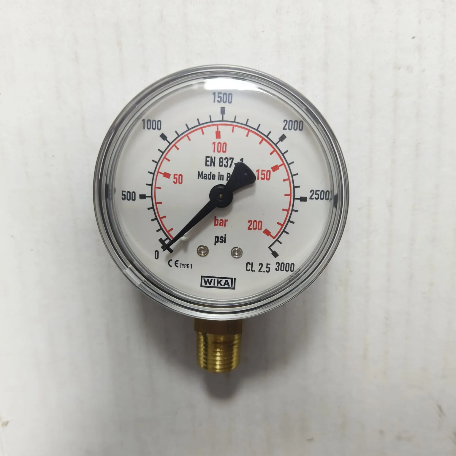WIKA Pressure Gauge 111.10.063, 0...3000 psi, Dry Black Steel Case, Dual Scale, 2.5" Dial, 1/4" Male NPT Lower Mount, 84029441 - image 3